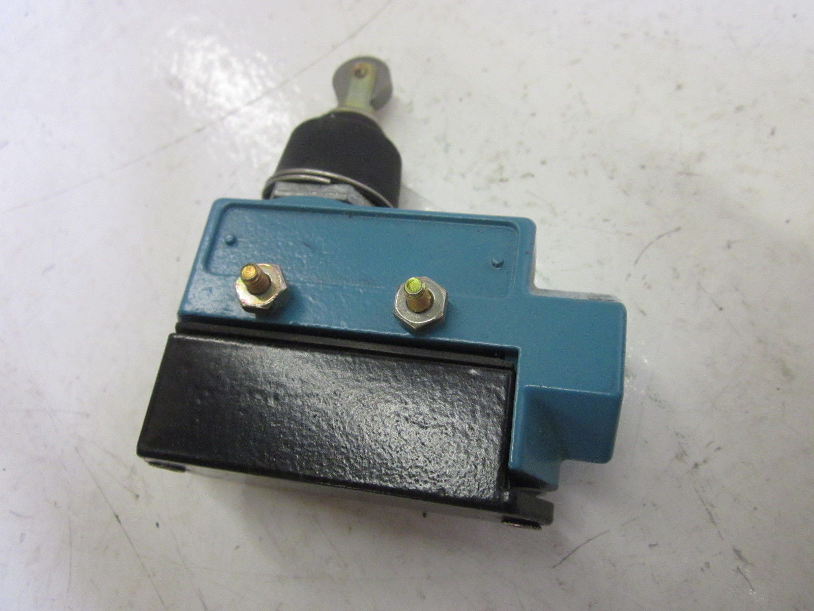 MICROSWITCH DTE6-2RN80 LIMIT SWITCH *NEW NO BOX*