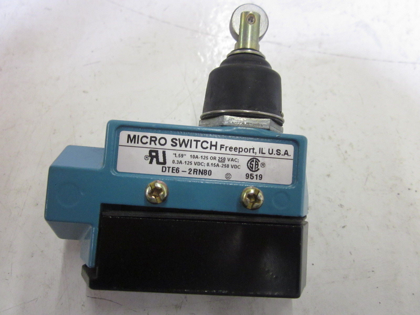 MICROSWITCH DTE6-2RN80 LIMIT SWITCH *NEW NO BOX*