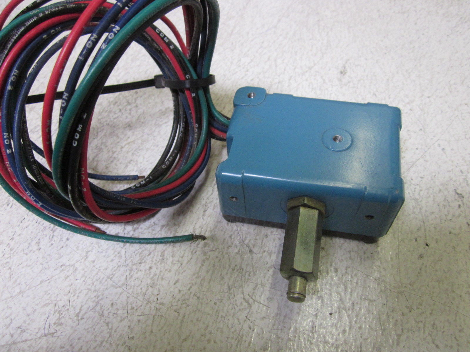 MICROSWITCH EXD-Q-3 EXPLOSION PROOF SWITCH SNAP SWITCH *USED*