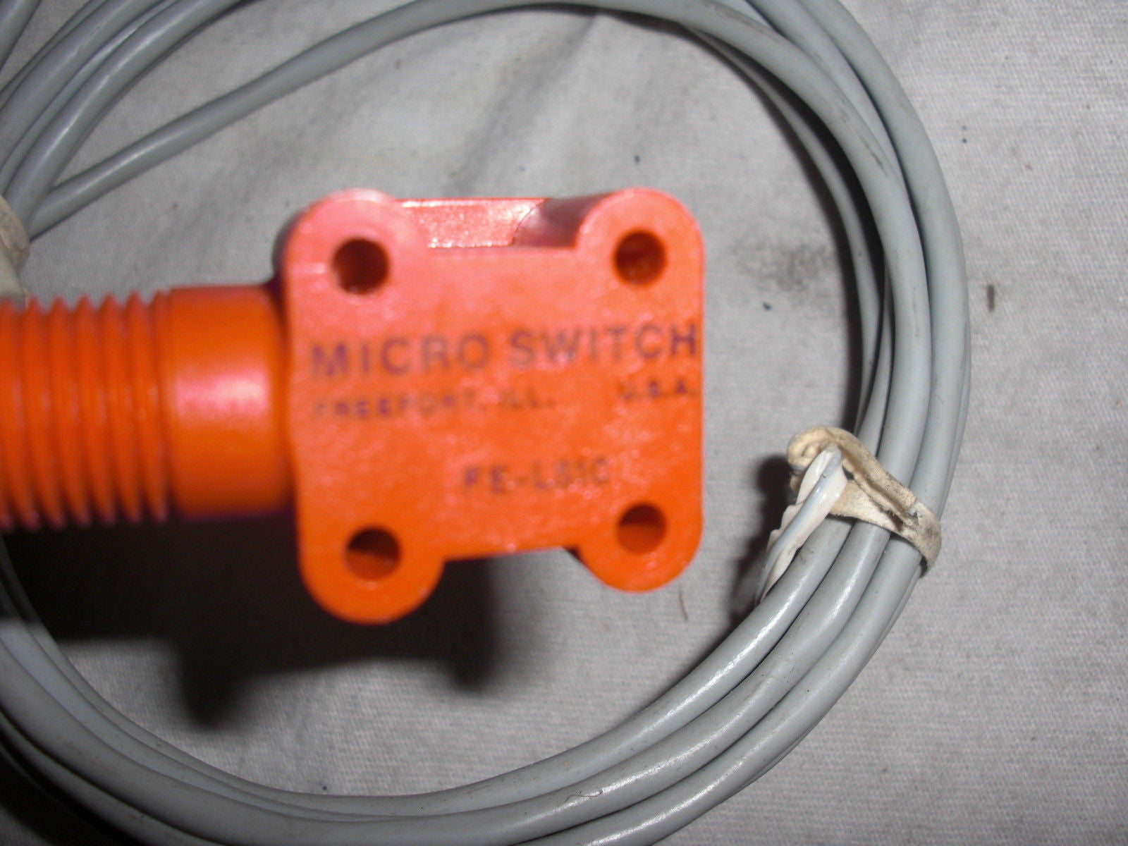 MICROSWITCH FE-LS1C PHOTOELECTRIC SENSOR *NEW NO BOX*