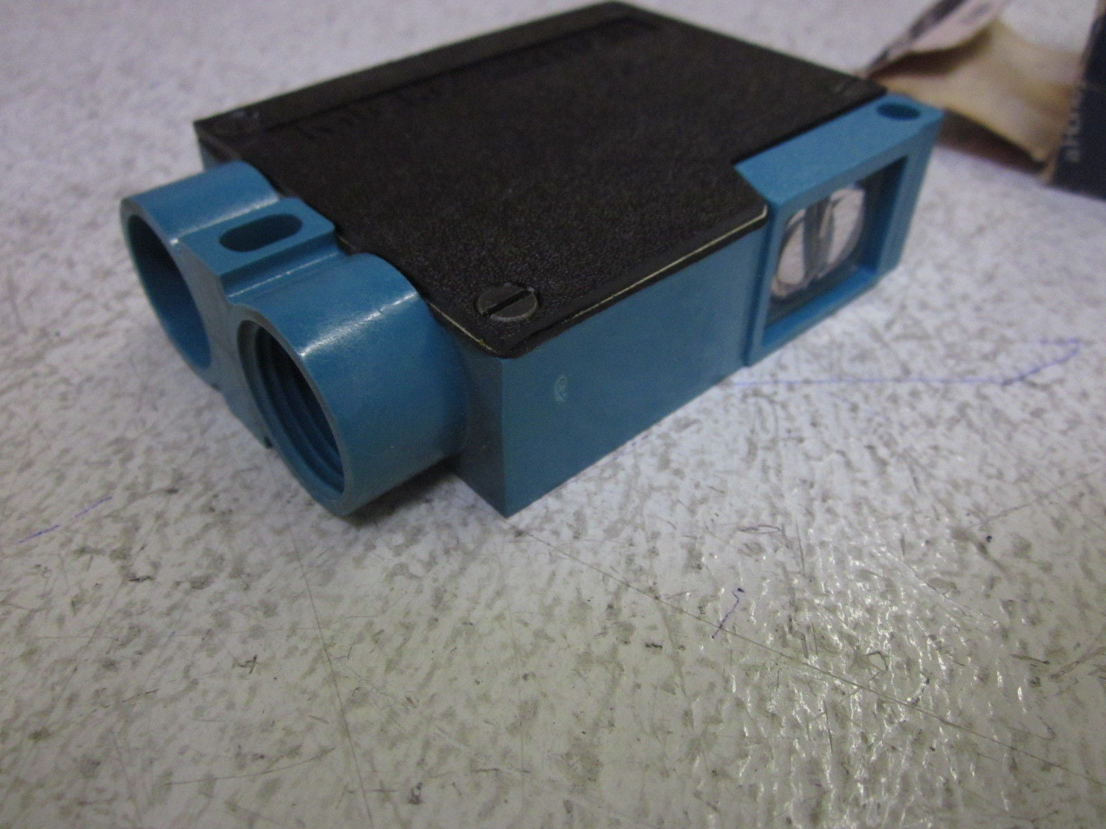 MICROSWITCH FE-MLS10-F20A 12-16VDC PHOTOELECTRIC SWITCH  *NEW IN BOX*