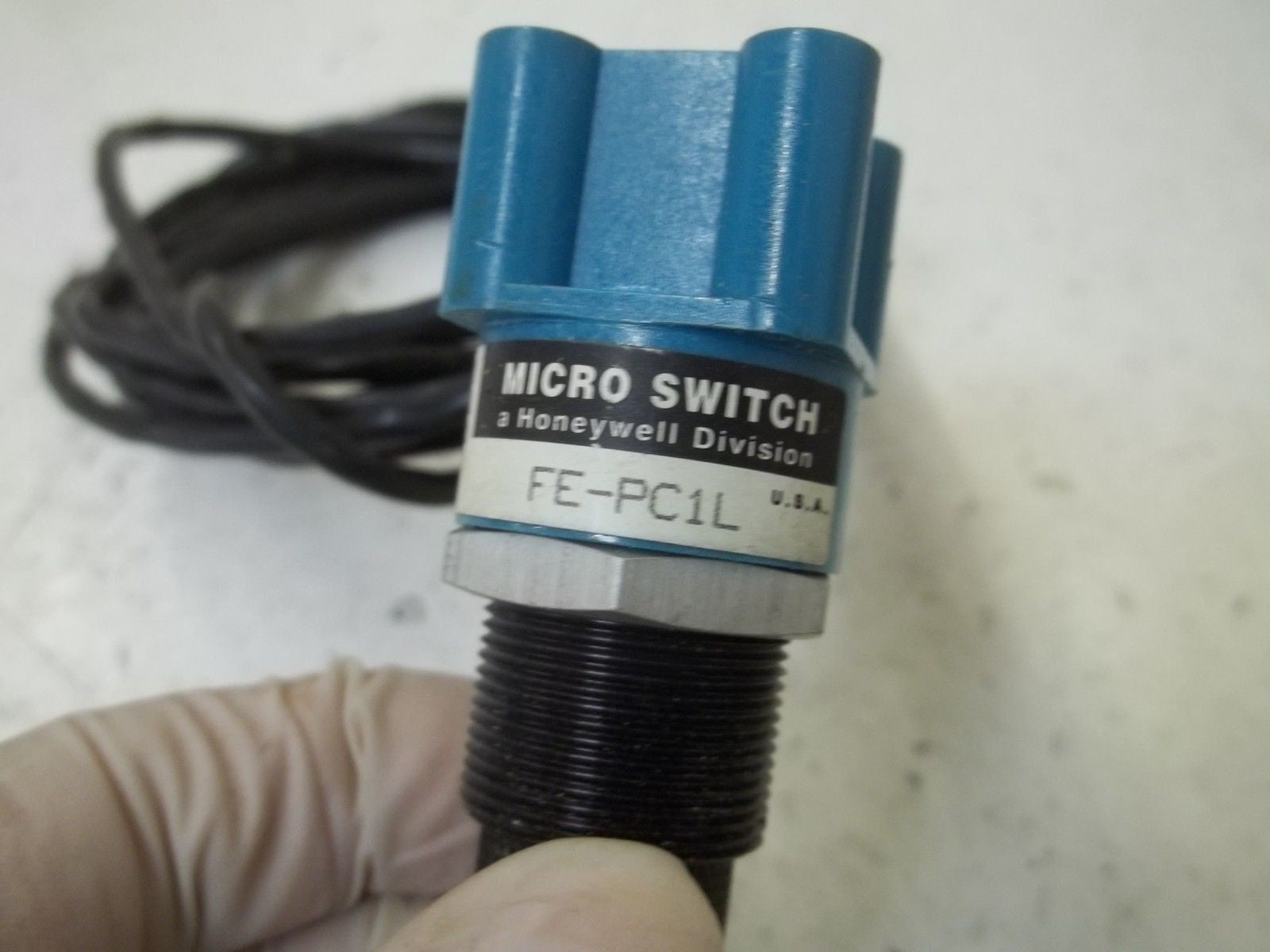 MICROSWITCH FE-PC1L PHOTOELECTRIC SENSOR (BLUE) *NEW NO BOX*