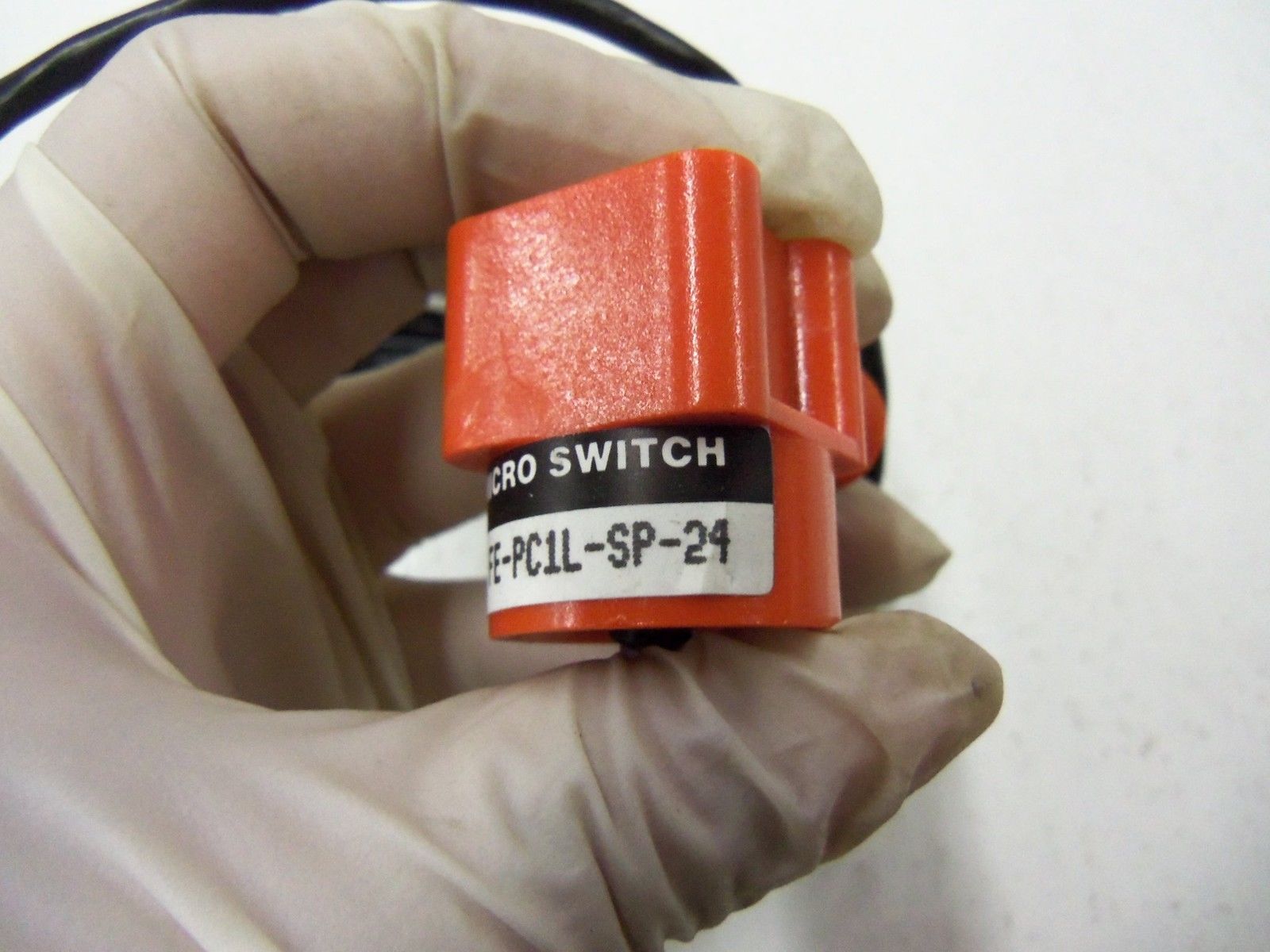 MICROSWITCH FE-PC1L-SP-24 *AS IS*