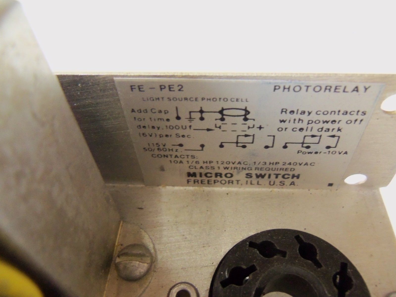 MICROSWITCH FE-PE2 PHOTOELECTRIC RELAY *USED*