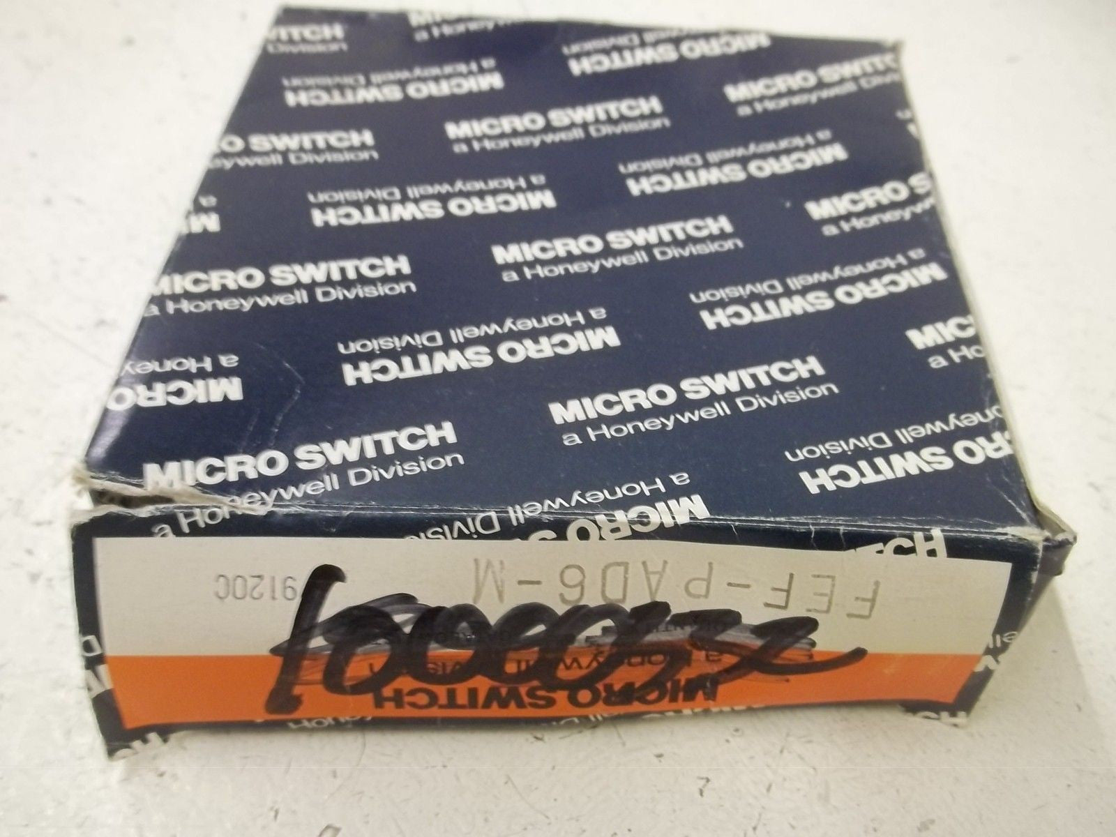 MICROSWITCH FEF-PAD6-M FIBER OPTIC CABLE *NEW IN BOX*