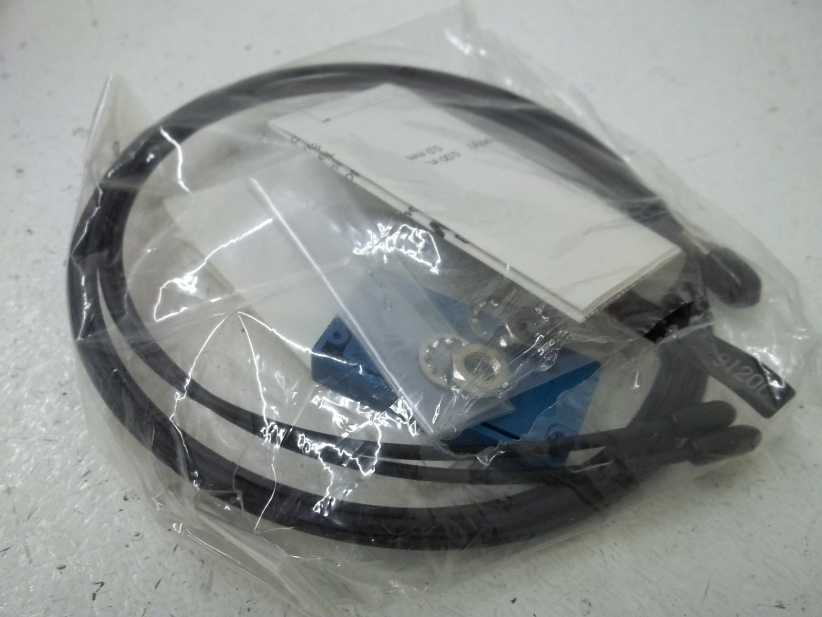 MICROSWITCH FEF-PAD6-M FIBER OPTIC CABLE *NEW IN BOX*