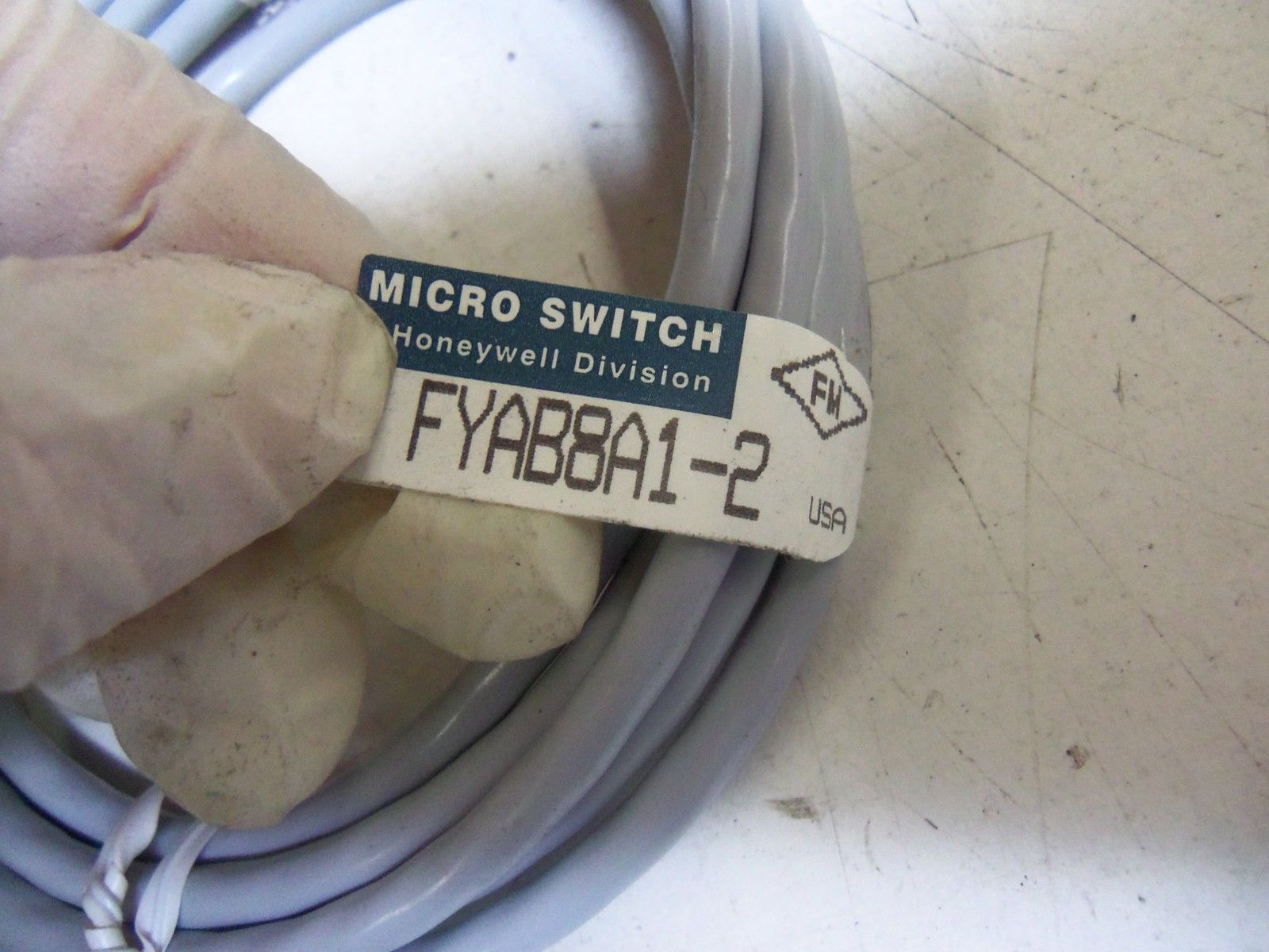MICROSWITCH FYAB8A1-2 *NEW NO BOX*