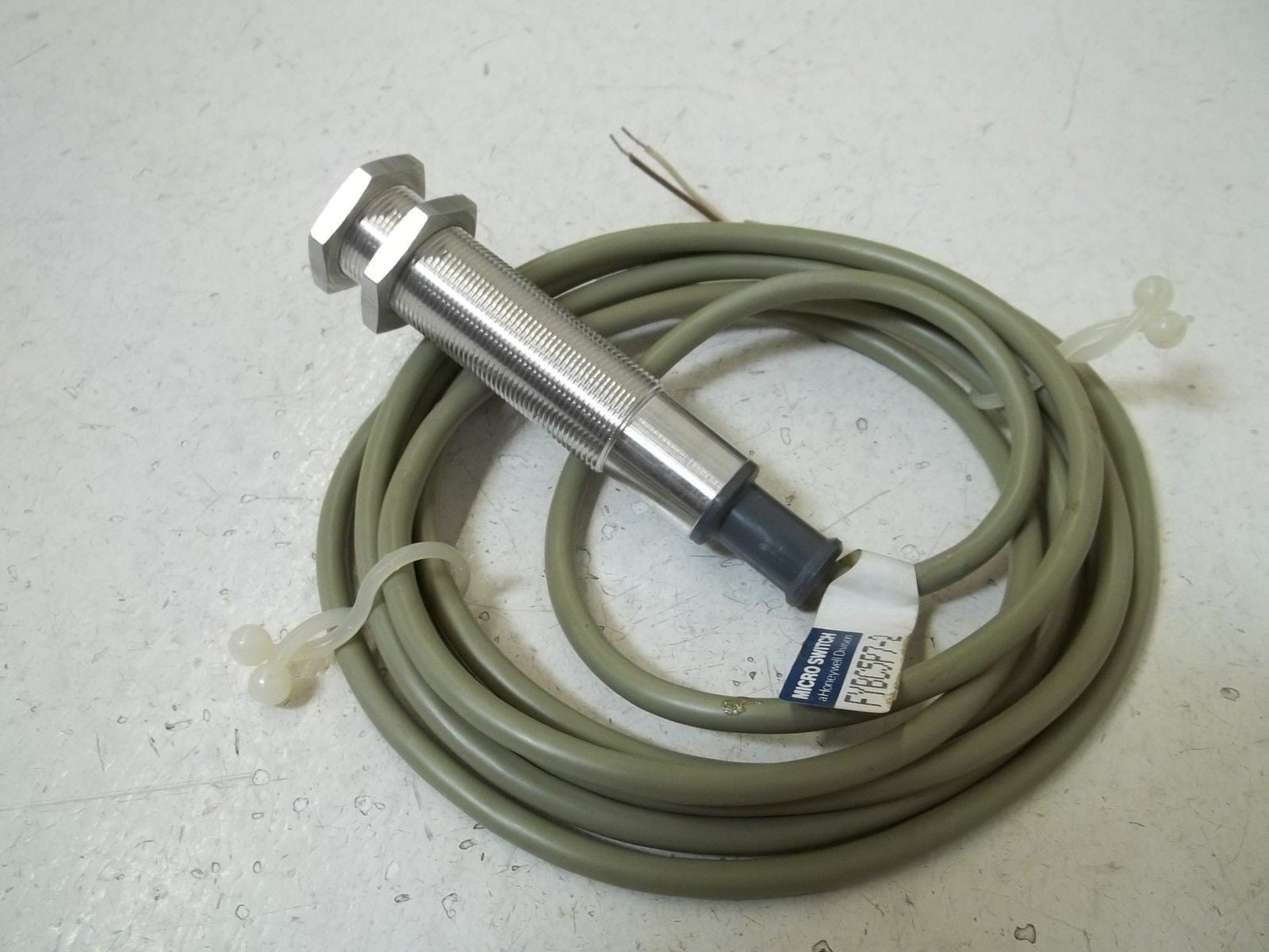 MICRO SWITCH FYBC5P7-2 PROXIMITY SWITCH *NEW NO BOX*