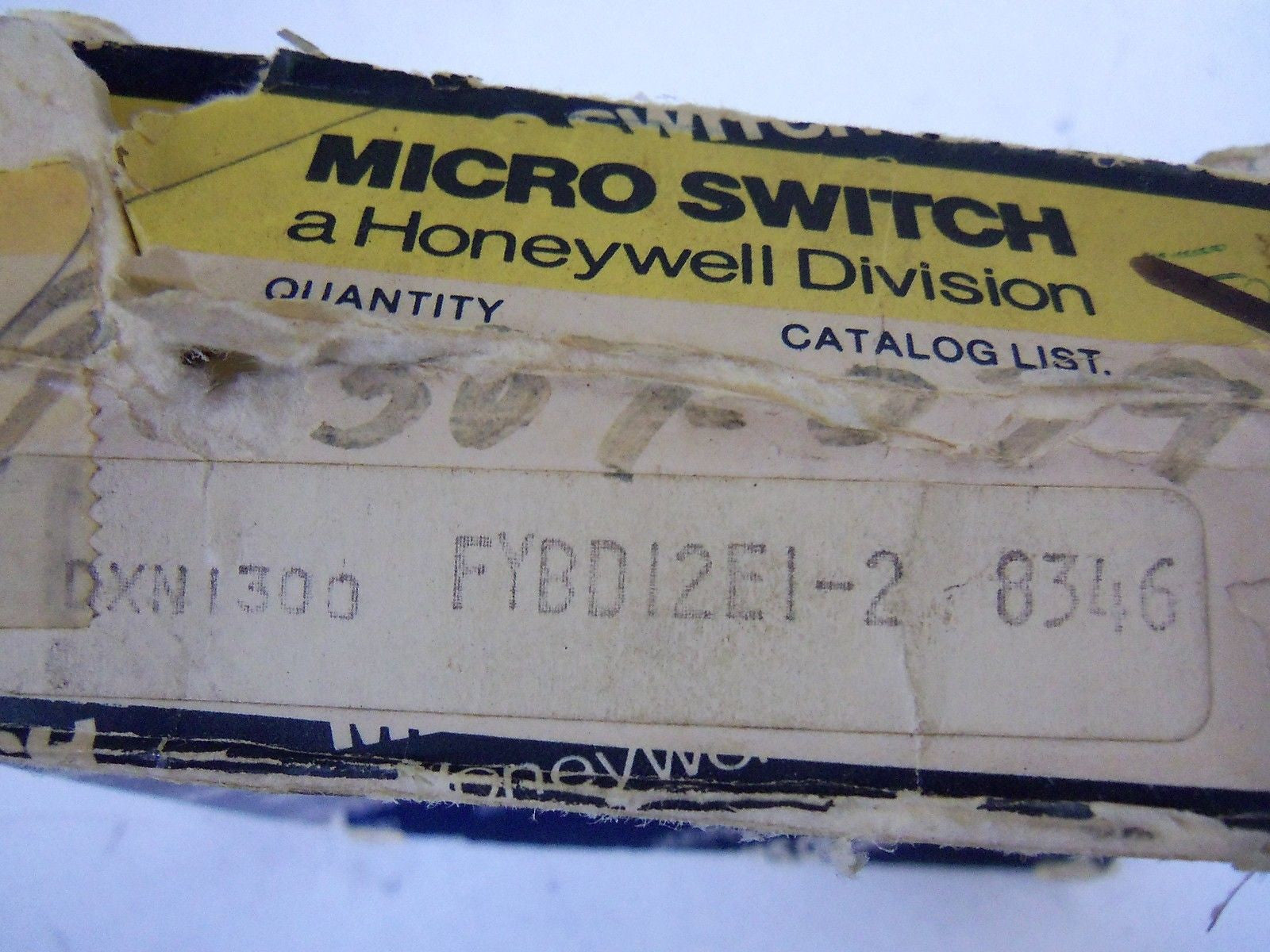 MICROSWITCH FYBD12E1-2 *NEW IN BOX*