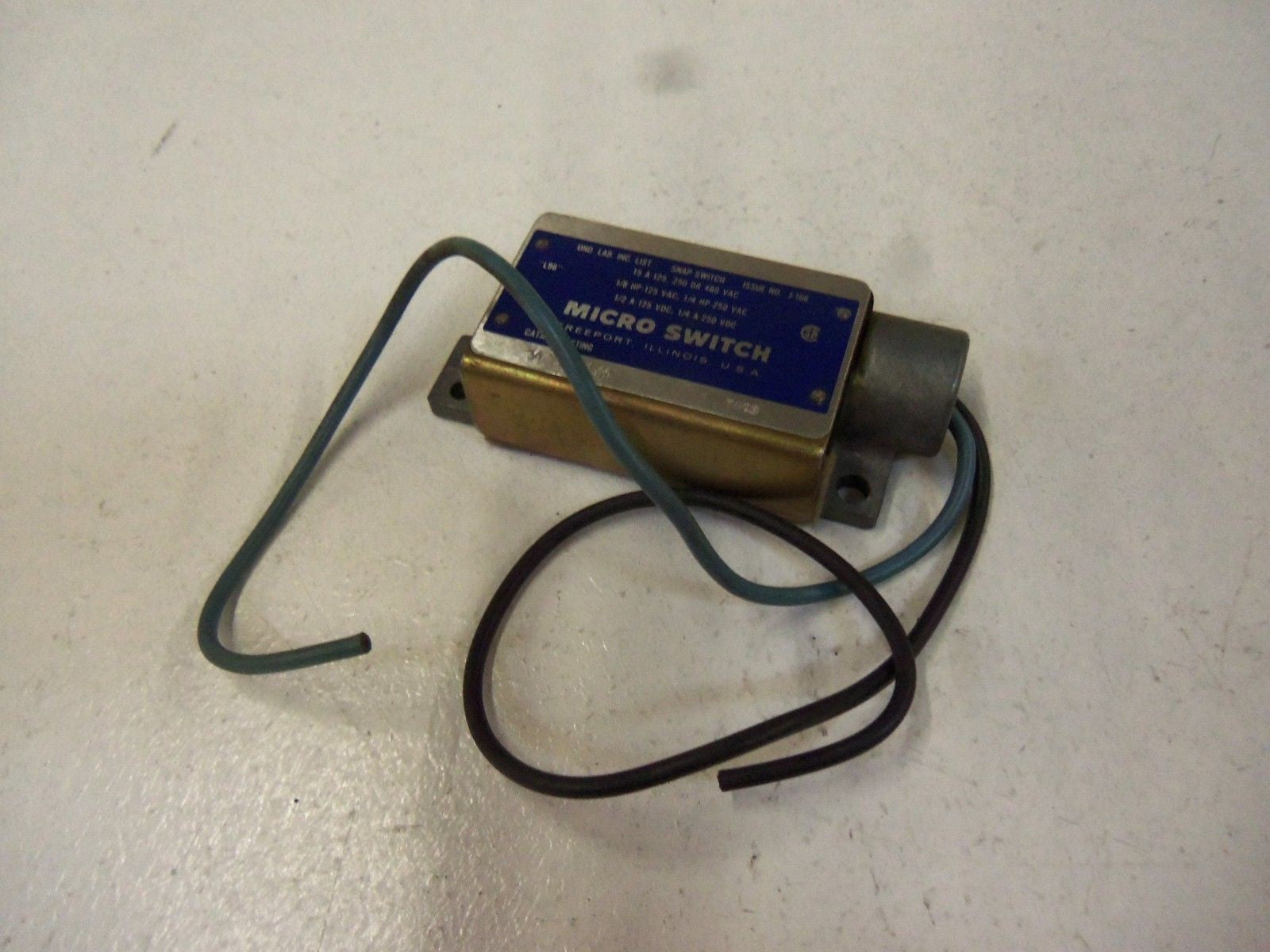 MICROSWITCH LIMIT SNAP SWITCH YZLN-LH *USED*