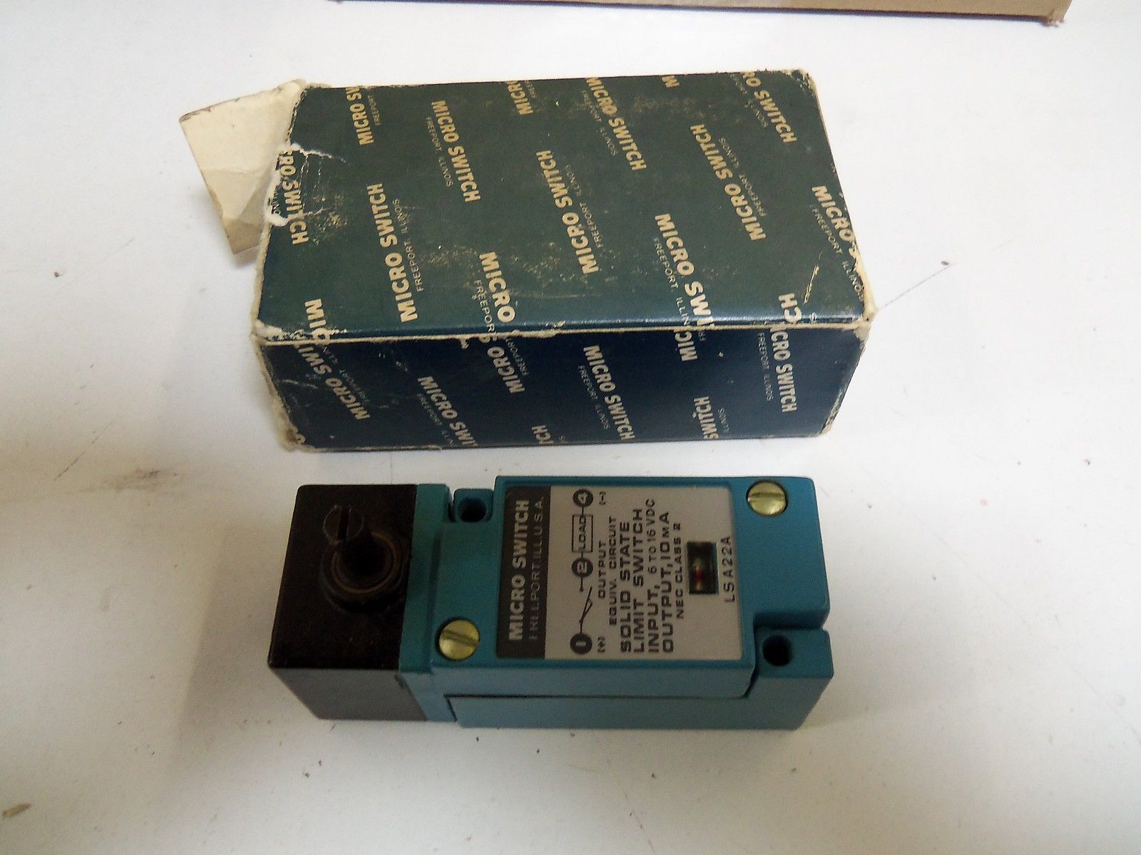 MICRO SWITCH LSA22A *NEW IN BOX*