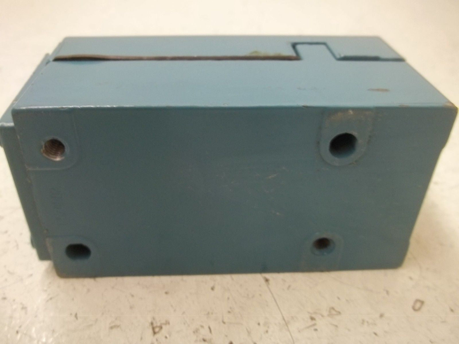MICROSWITCH LSA2B LIMIT SWITCH (BODY ONLY) *USED*