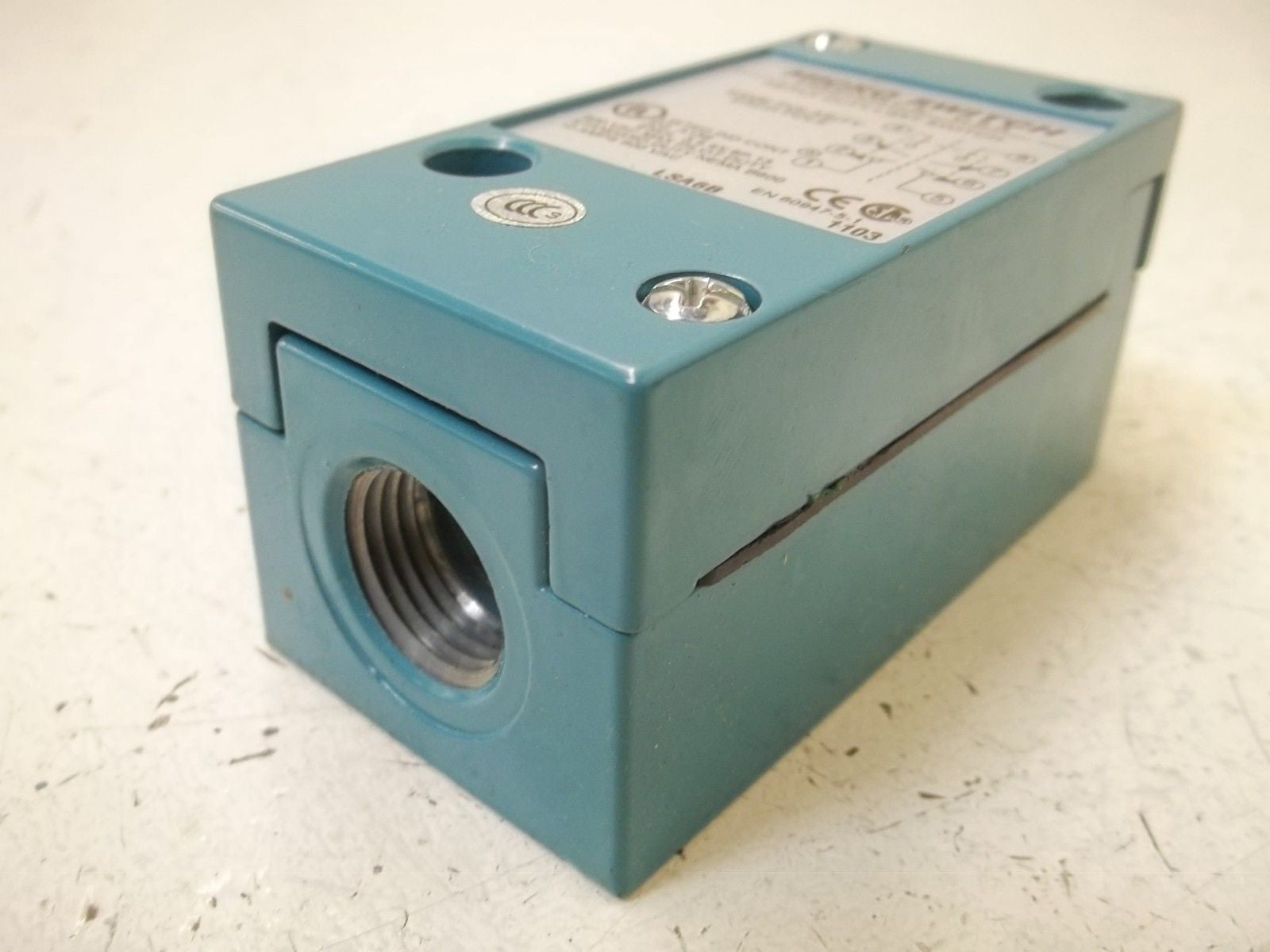 MICROSWITCH LSA6B LIMIT SWITCH (BODY ONLY) *USED*