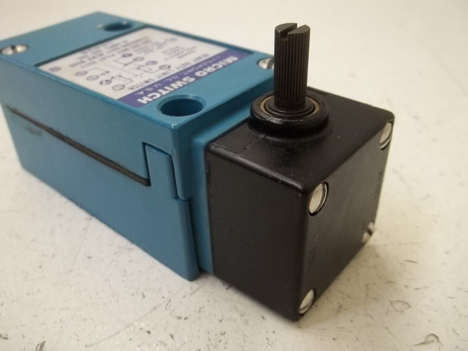MICROSWITCH LSH2B LIMIT SWITCH *USED*