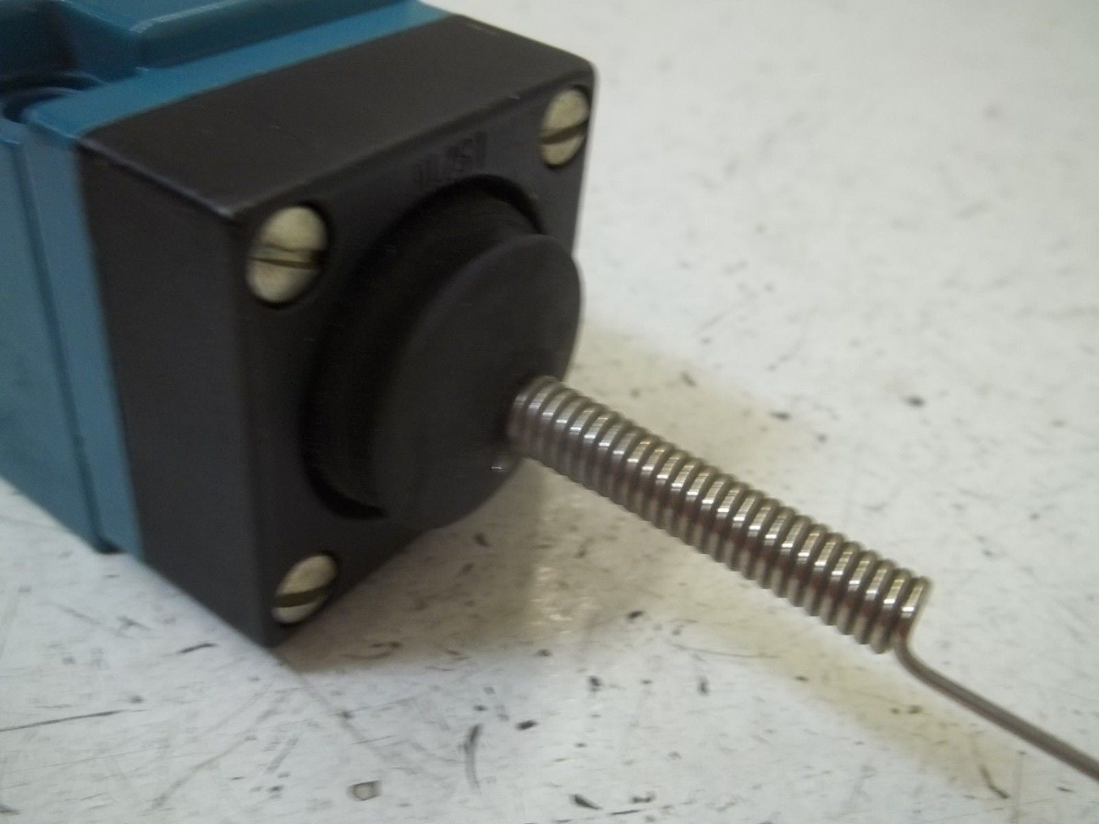MICRO SWITCH LSK1A-8B LIMIT SWITCH *USED*