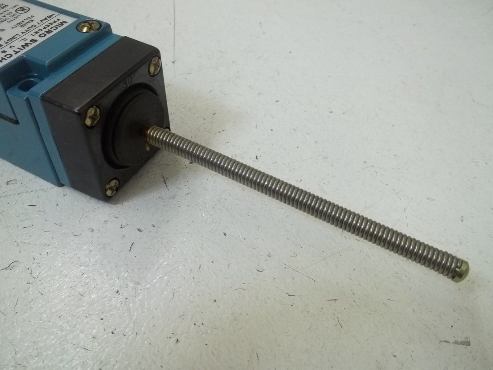 MICROSWITCH LSK1A-8C LIMIT SWITCH *NEW IN BOX*
