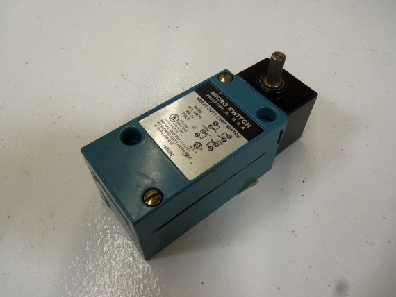 MICROSWITCH LSM2H *USED*