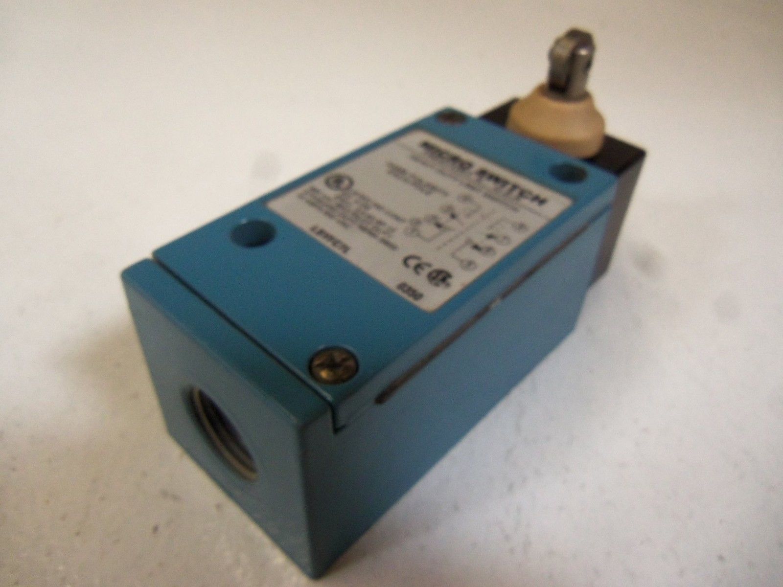 MICROSWITCH LSYFC7L LIMIT SWITCH *USED*