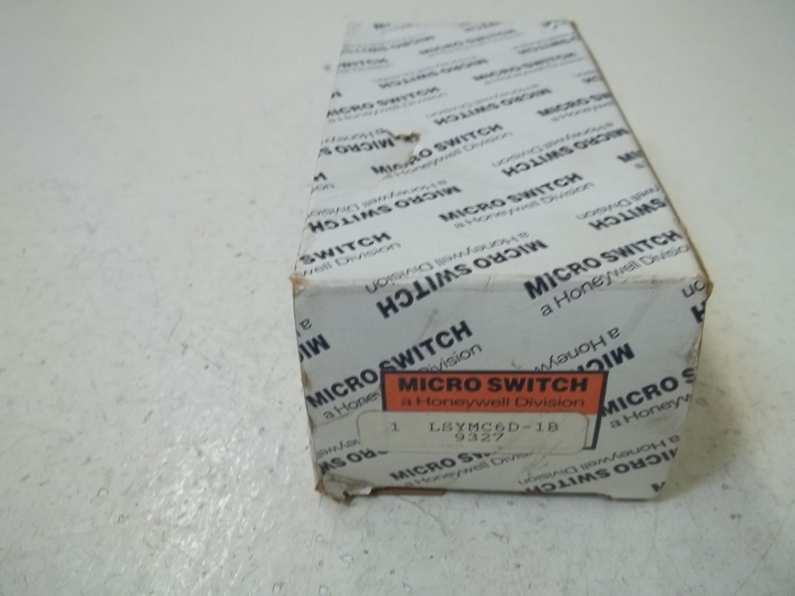 MICROSWITCH LSYMC6D-1B LIMIT SWITCH *NEW IN BOX*