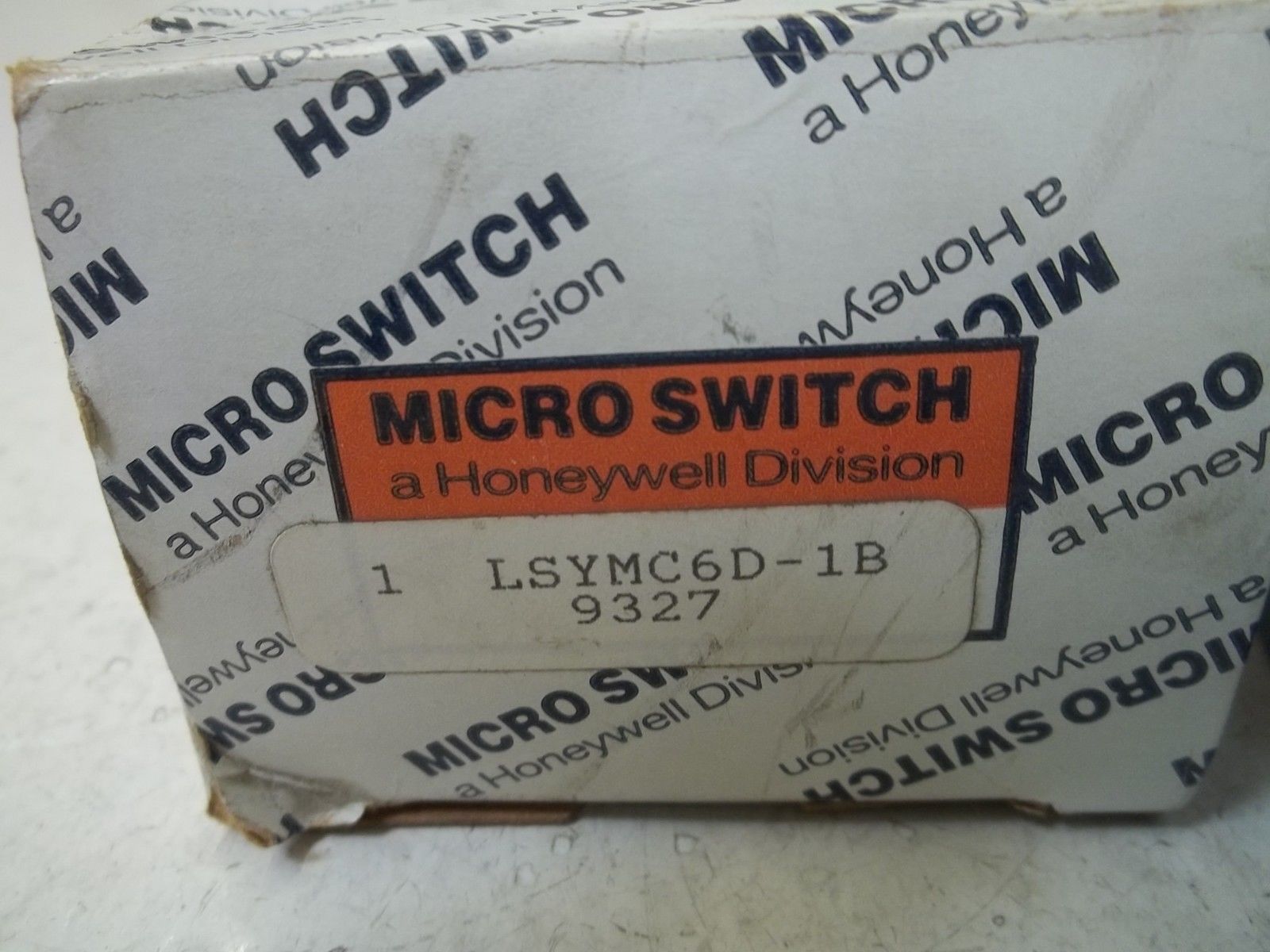 MICROSWITCH LSYMC6D-1B LIMIT SWITCH *NEW IN BOX*