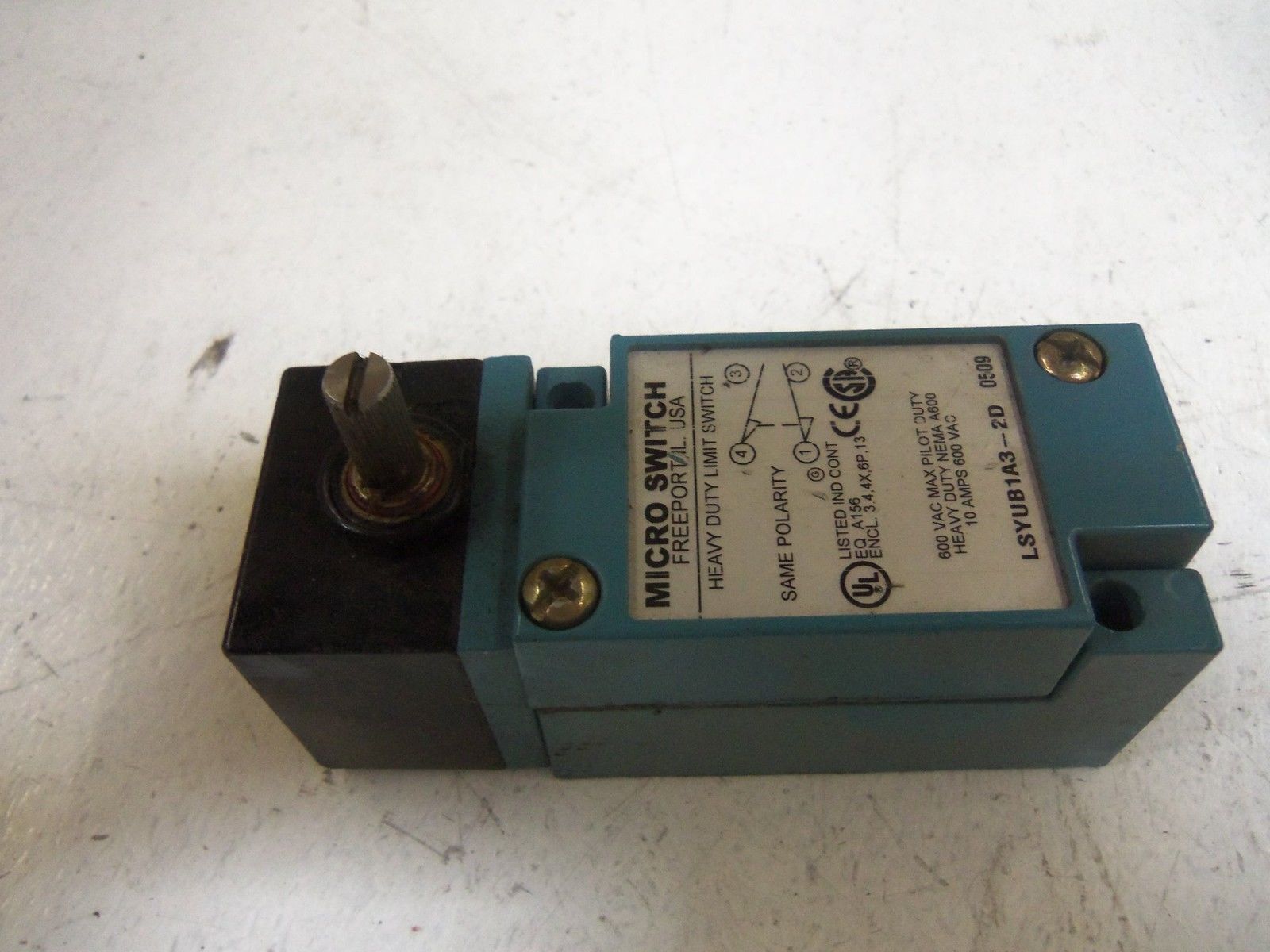 MICRO SWITCH LSYUB1A3-2D LIMIT SWITCH *USED*