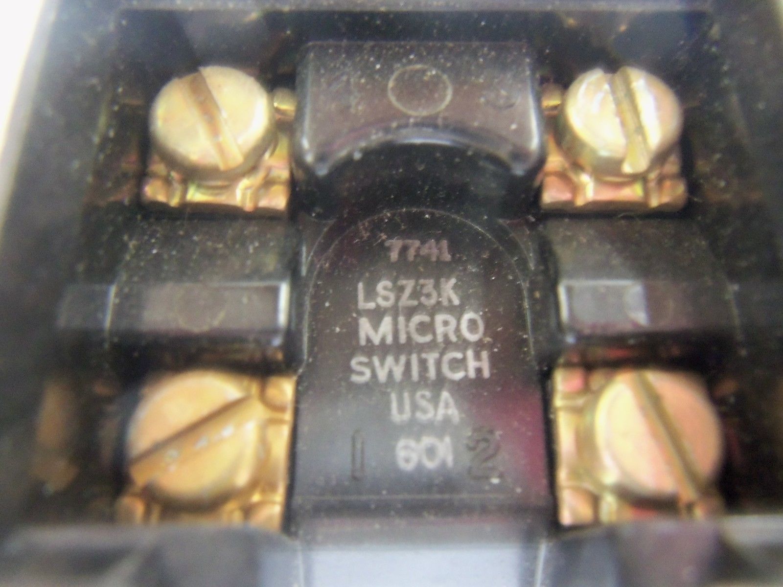 MICROSWITCH LSZ3K *USED*