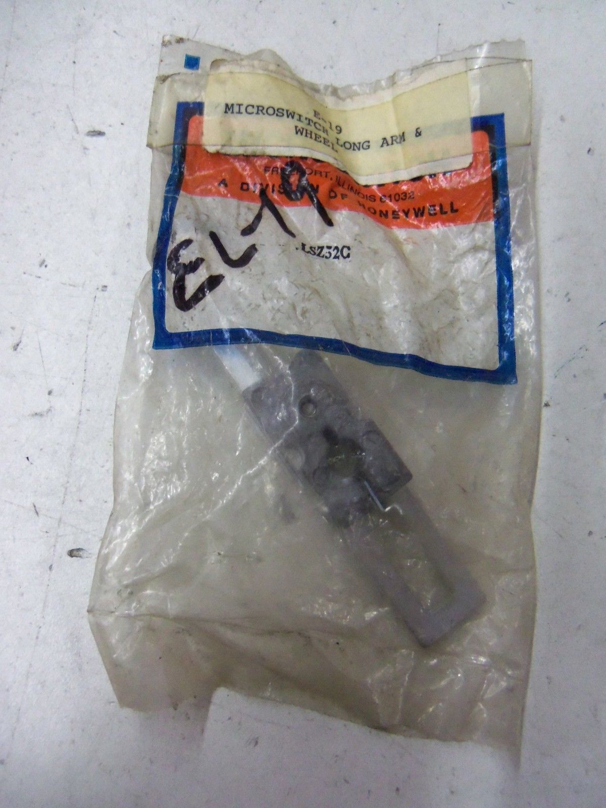 MICROSWITCH LSZ52C ADJUSTABLE ROLLER ARM *NEW IN FACTORY BAG*