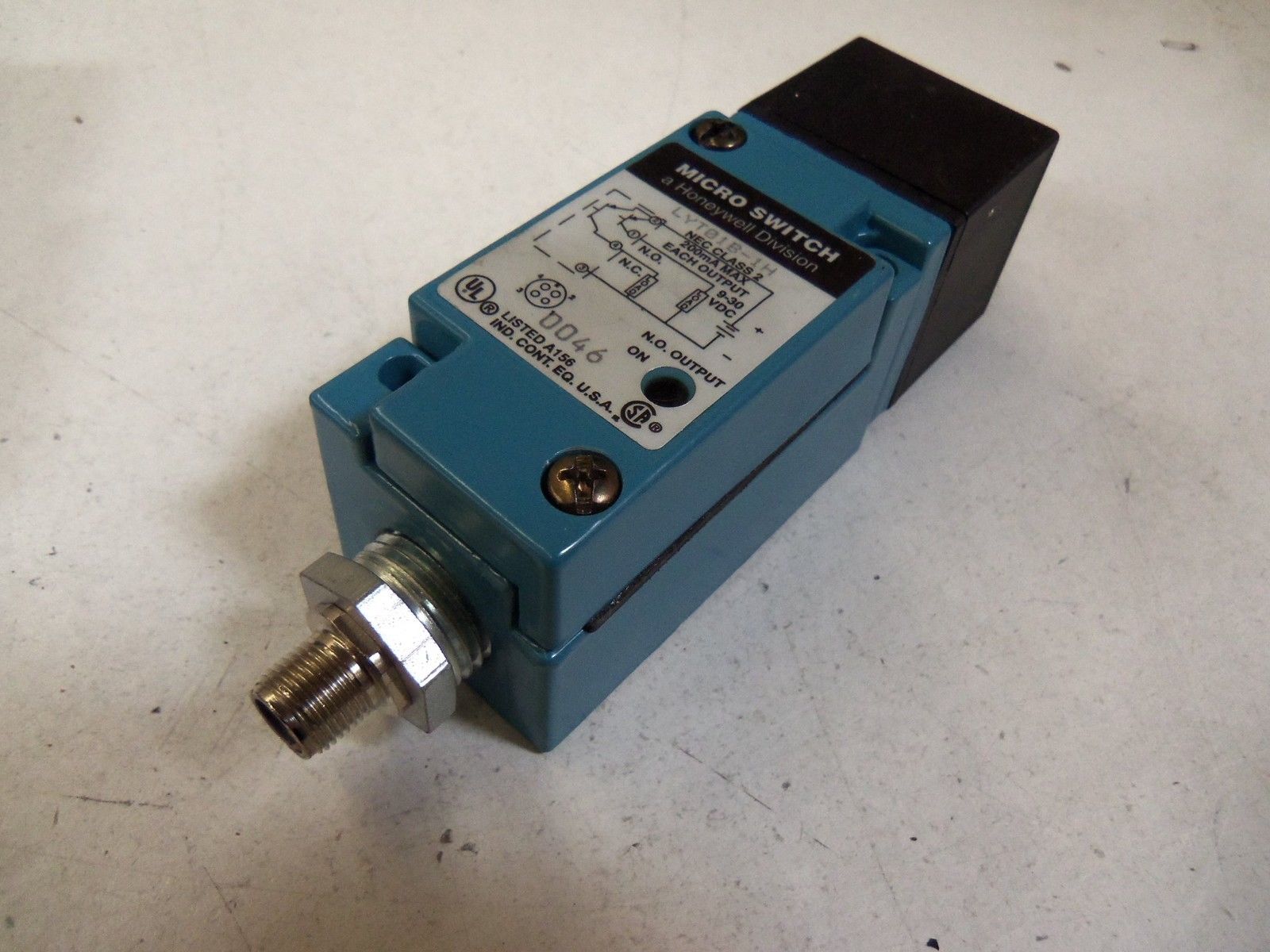MICRO SWITCH LYT01B-1H *NEW NO BOX*