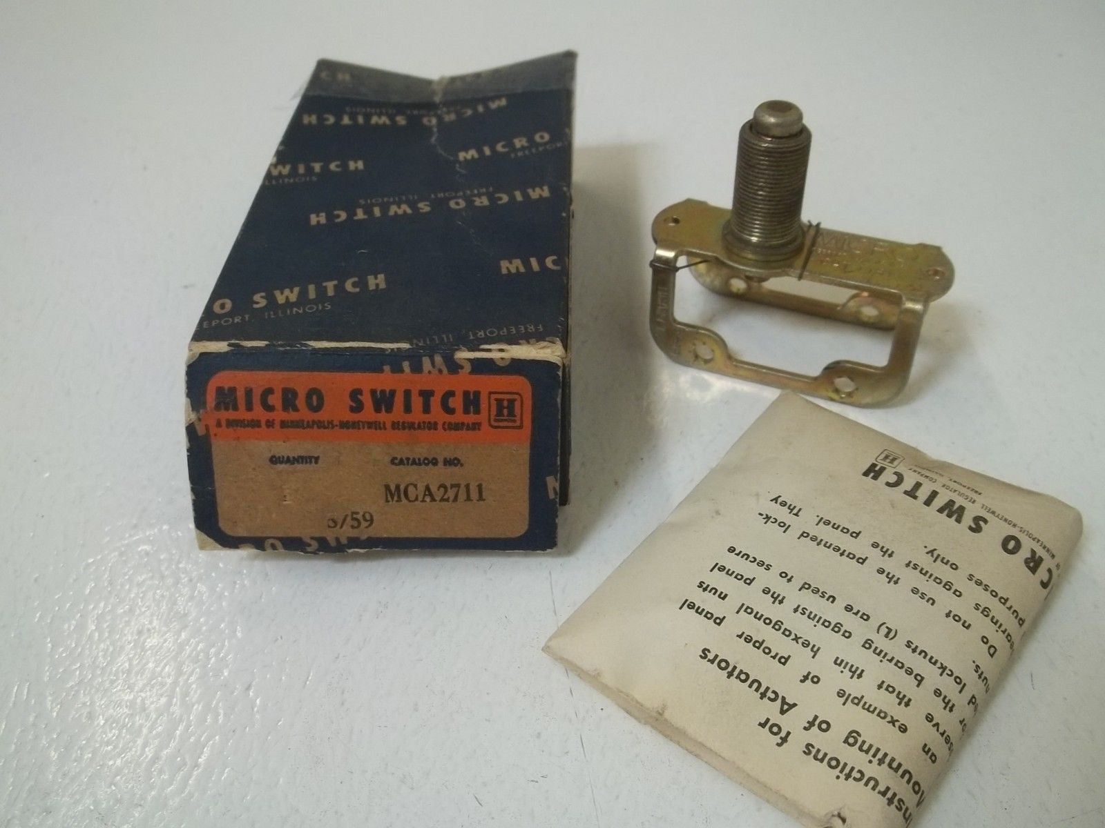 MICRO SWITCH MCA2711 *NEW IN BOX*