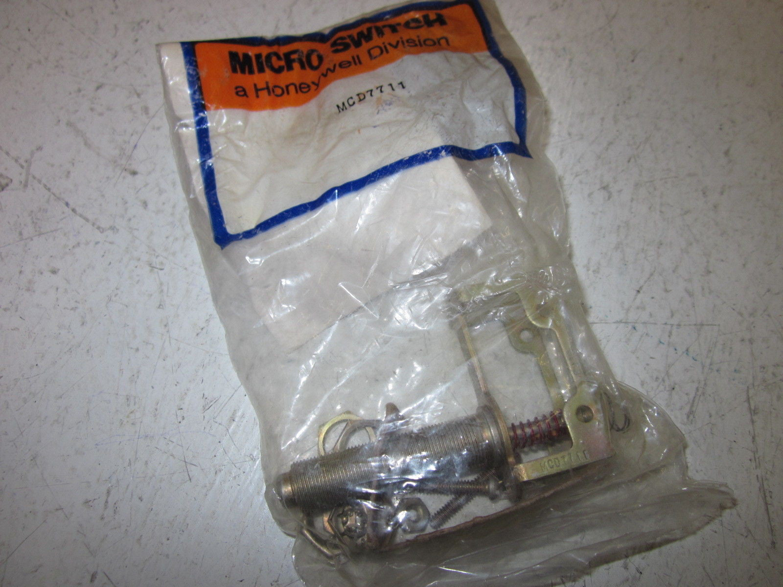 MICROSWITCH MCD7711 *NEW IN A FACTORY BAG*