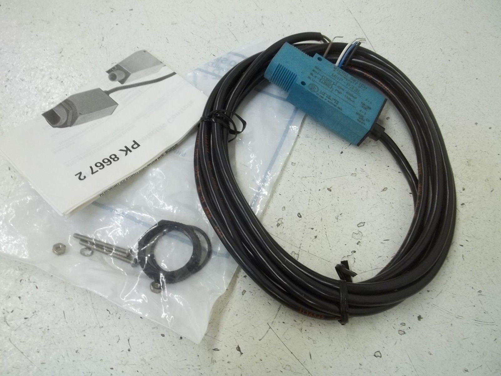 MICROSWITCH MHP-P33L PHOTOELECTRIC SENSOR *NEW NO BOX*