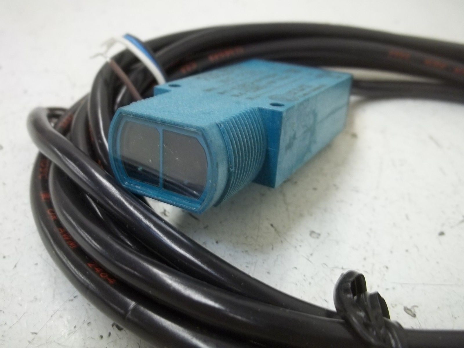 MICROSWITCH MHP-P33L PHOTOELECTRIC SENSOR *NEW NO BOX*