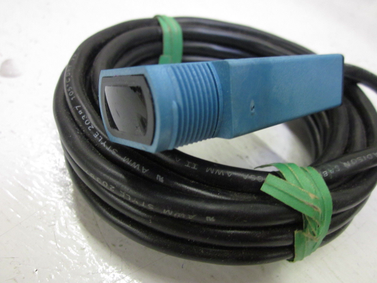 MICROSWITCH MHP-TLE30L PHOTO SENSOR *USED*
