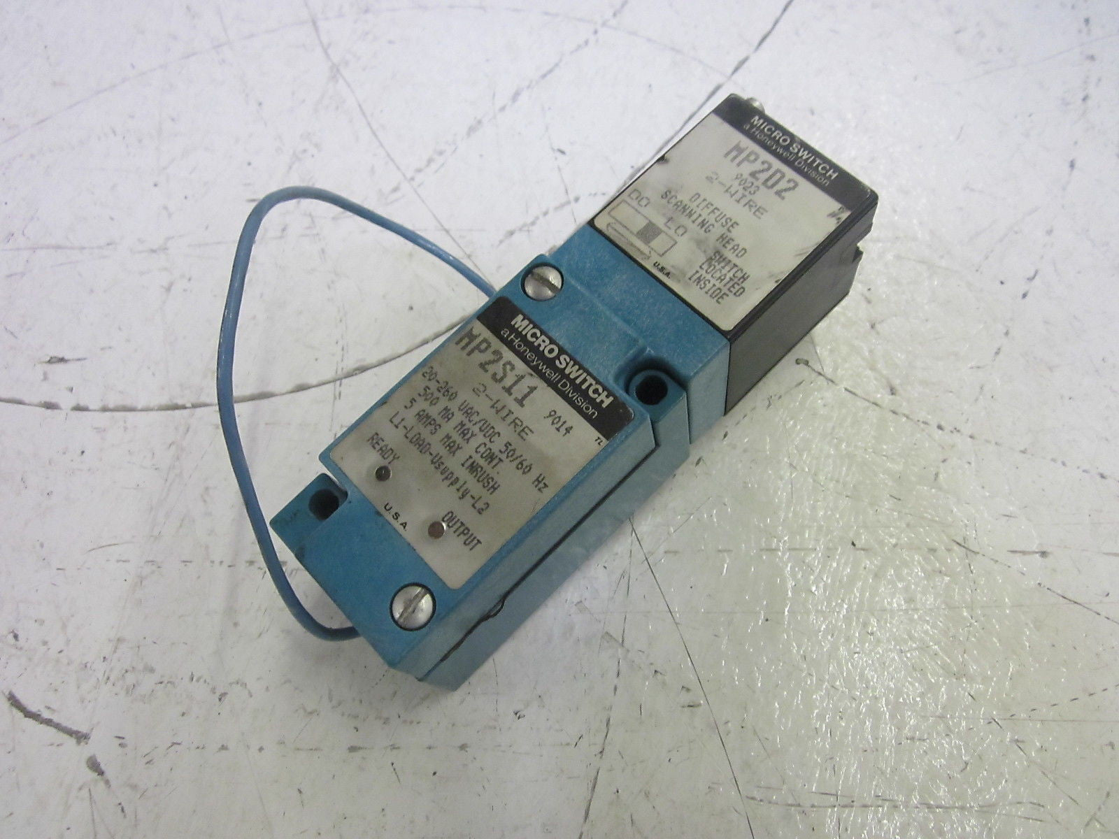 MICRO SWITCH MP2S11 W/ MP2D2 PROXIMITY SENSOR *USED*