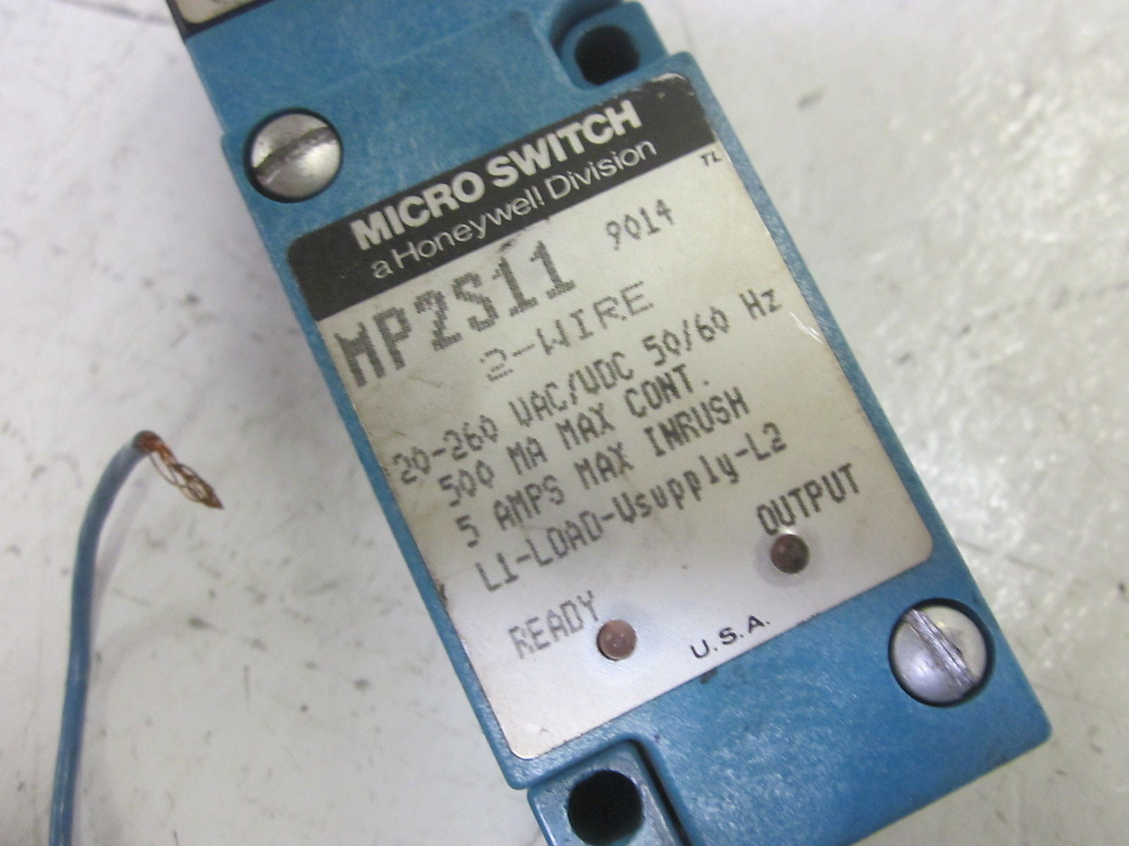 MICRO SWITCH MP2S11 W/ MP2D2 PROXIMITY SENSOR *USED*