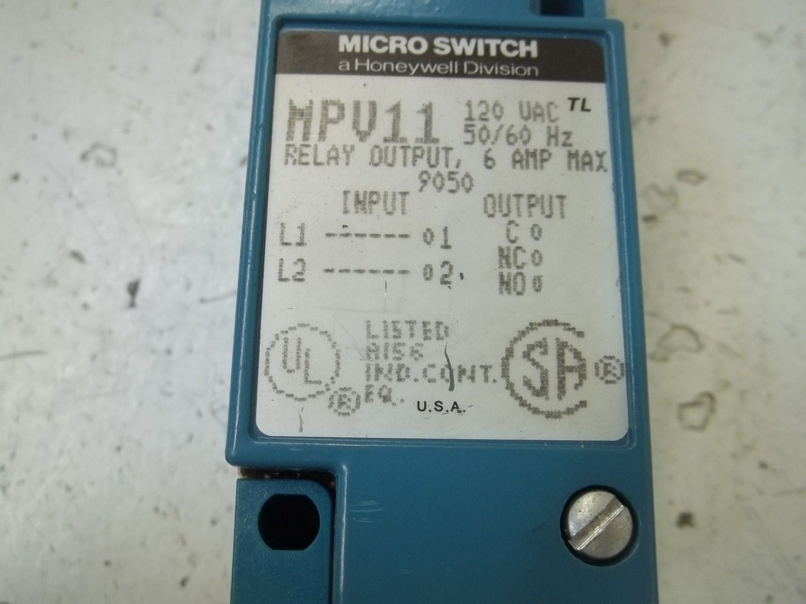 MICROSWITCH MPV11 W/MPP6 LIMIT SWITCH *USED*