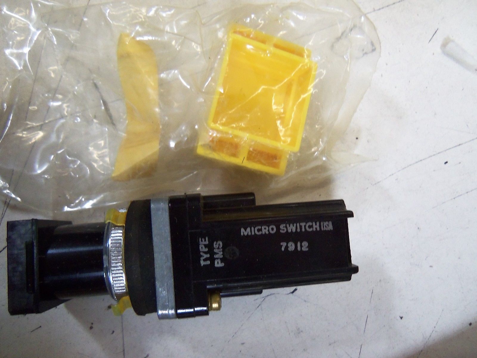 MICROSWITCH PMS21A1 *NEW IN BOX*