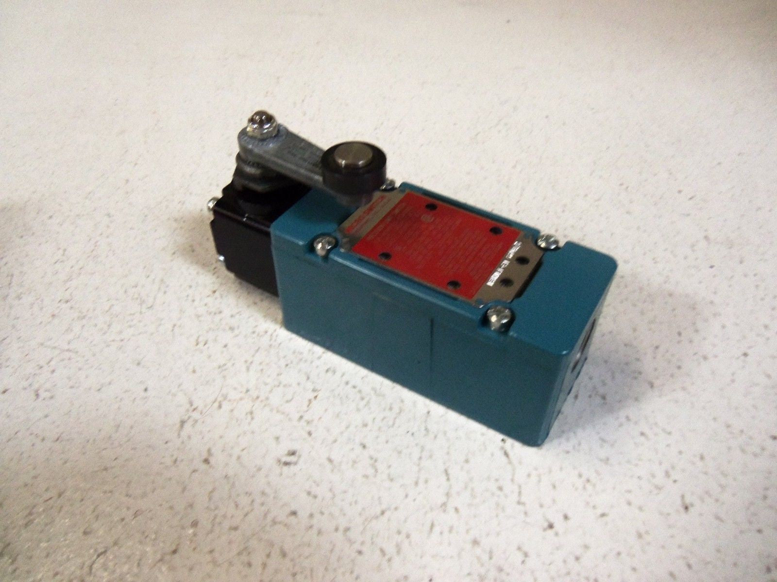 MICROSWITCH 151ML1-E1 PRECISION LIMIT SWITCH *NEW IN BOX*