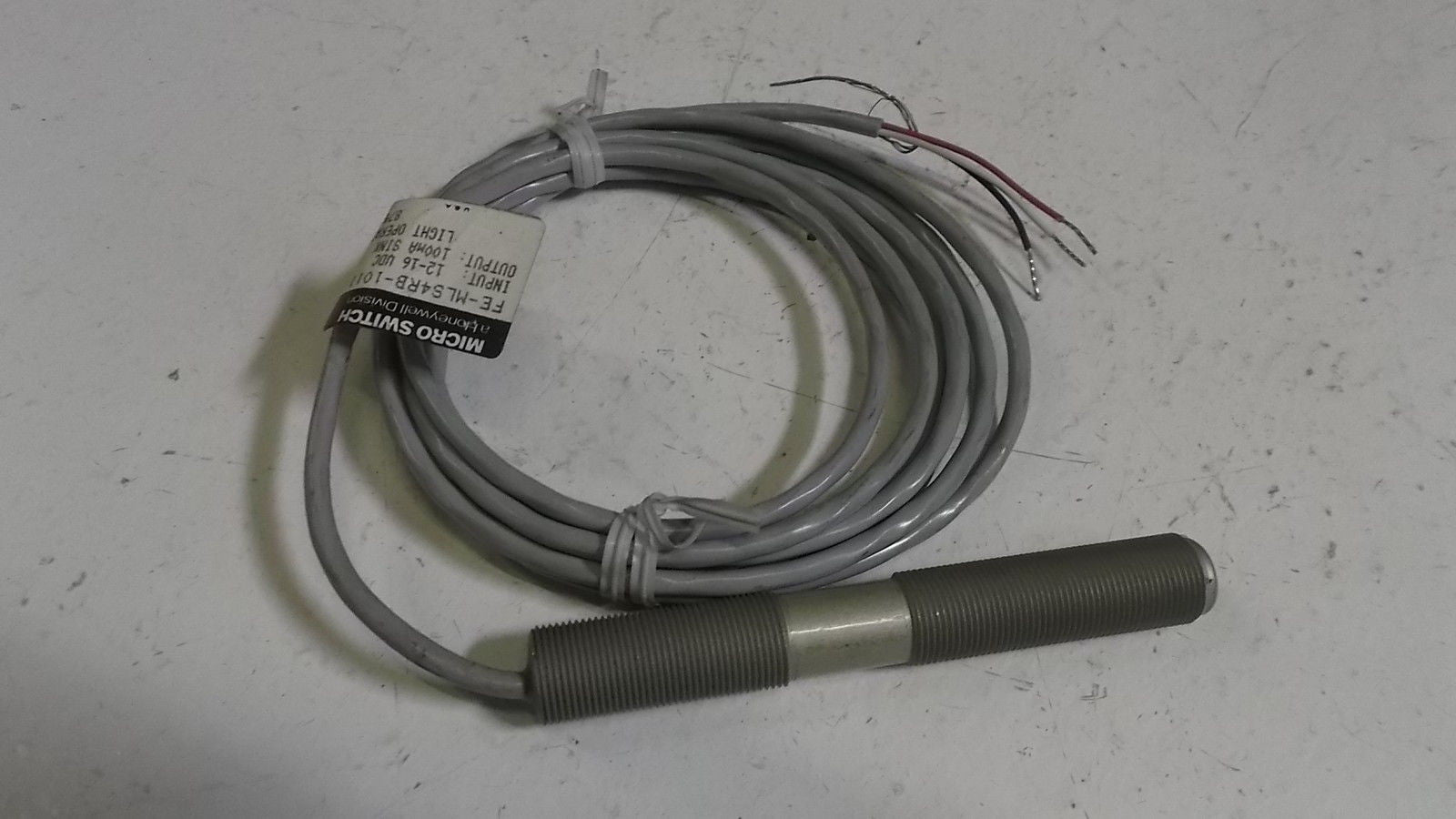 MICROSWITCH FE-MLS4RB-1011 PROXIMITY SENSOR *USED*