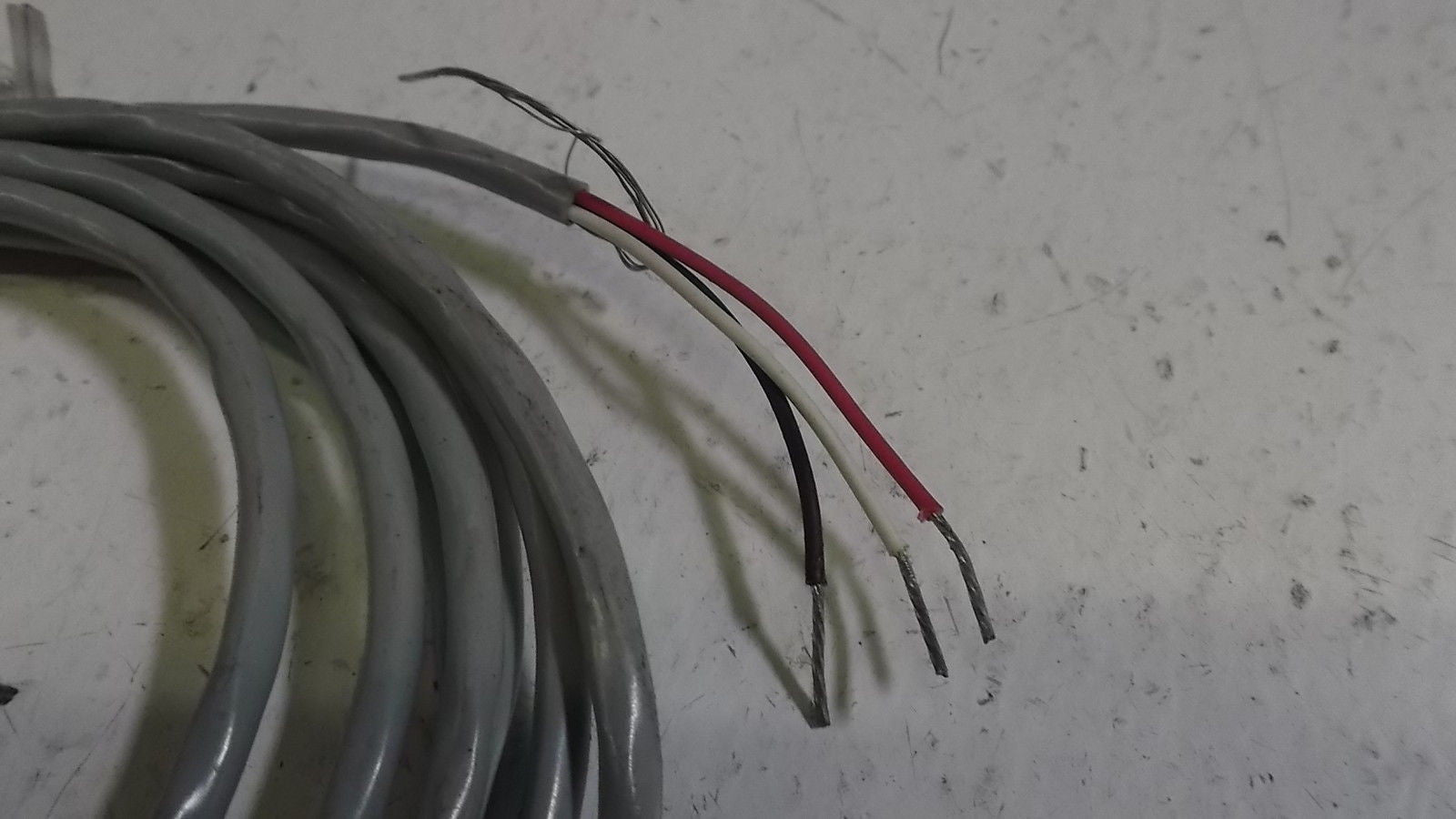MICROSWITCH FE-MLS4RB-1011 PROXIMITY SENSOR *USED*