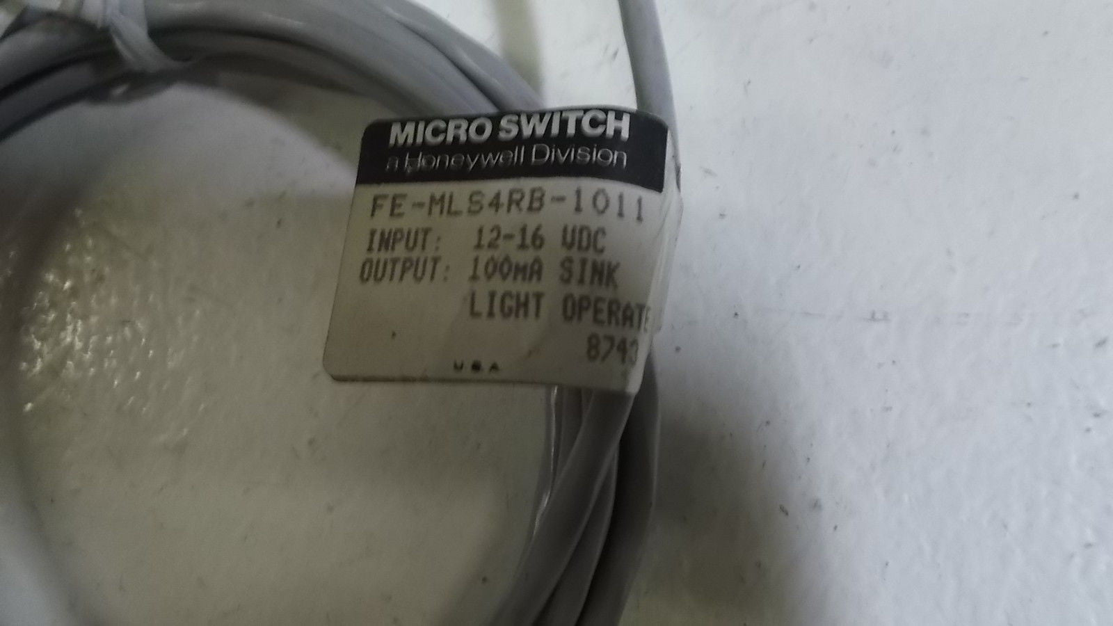 MICROSWITCH FE-MLS4RB-1011 PROXIMITY SENSOR *USED*