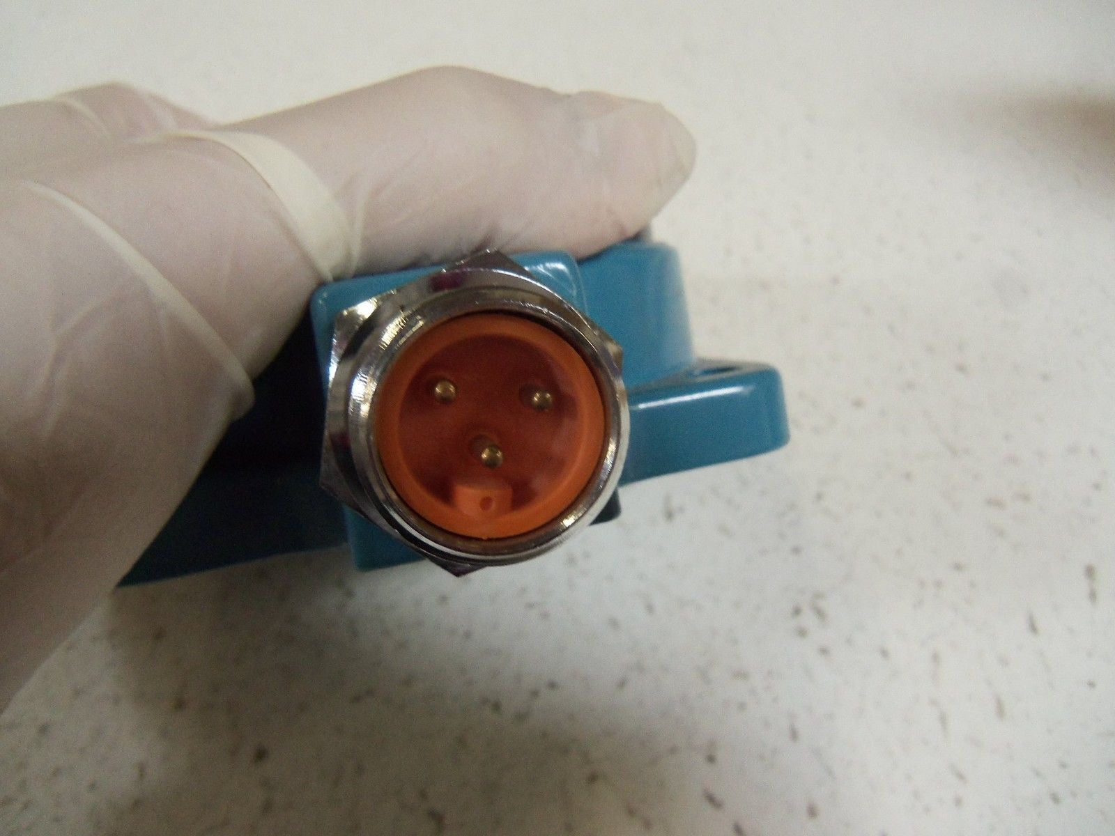 MICRO SWITCH PROXIMITY SENSOR FYDD32C4-33 *NEW NO BOX*