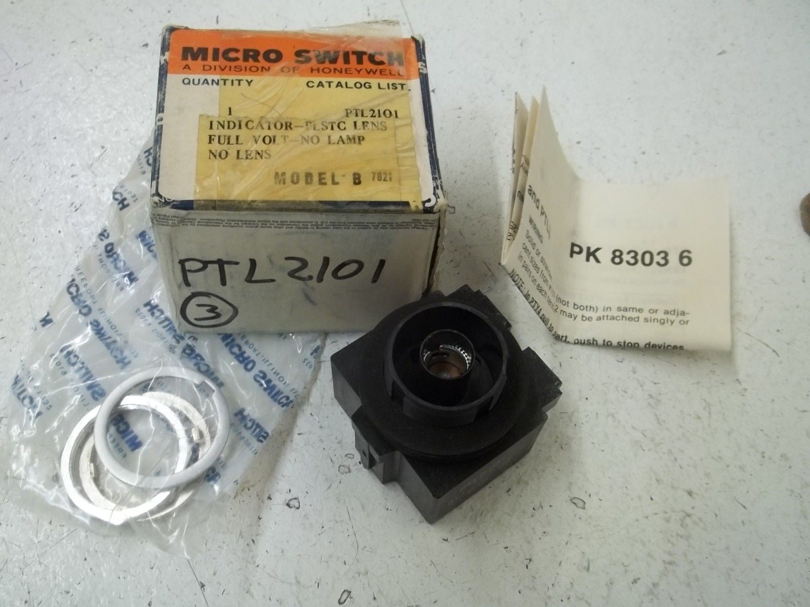 MICRO SWITCH PTL2101 INDICATOR-PLASTIC LENS *NEW IN BOX*