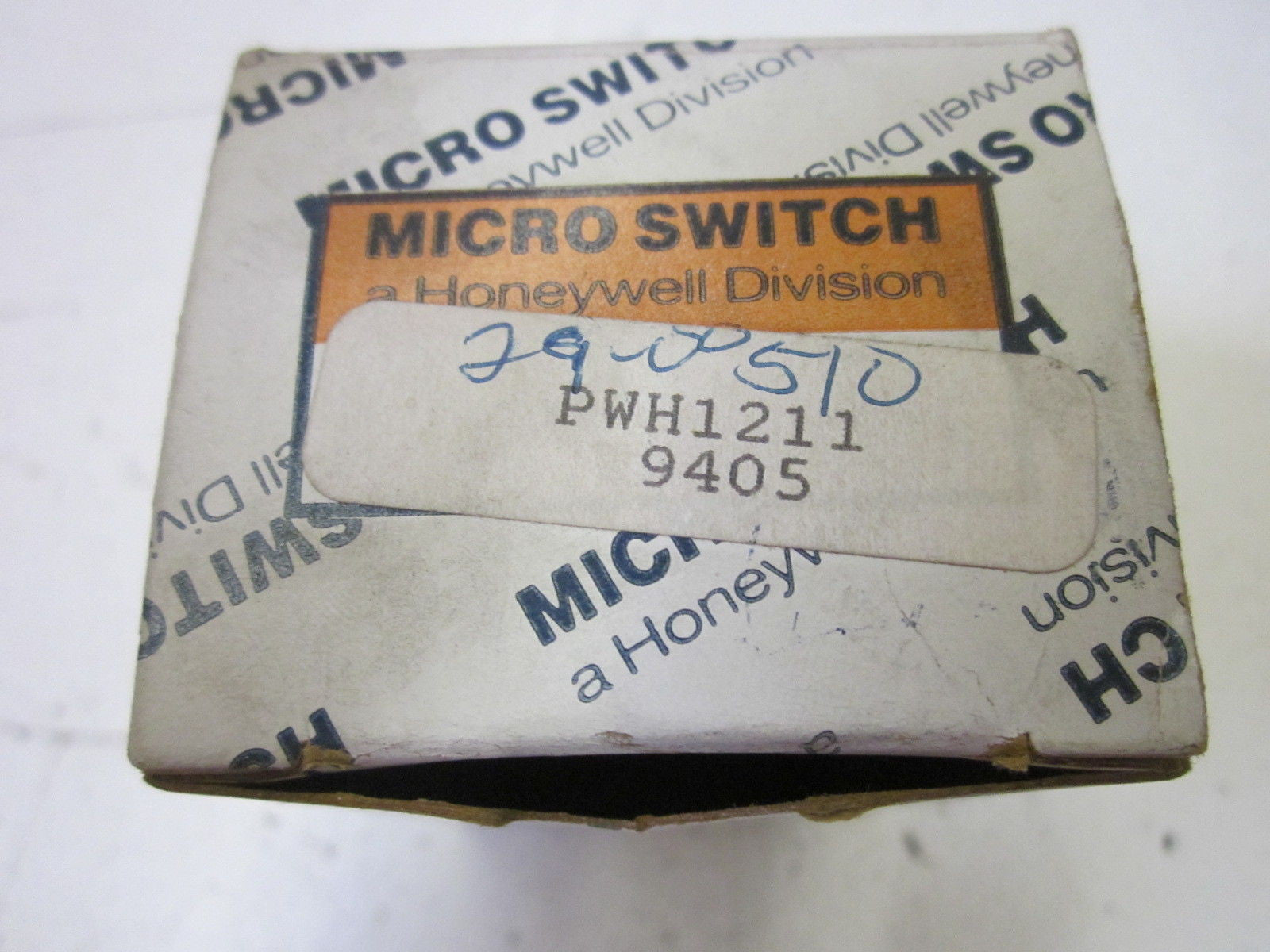 MICRO SWITCH PWH1211 *NEW IN BOX*