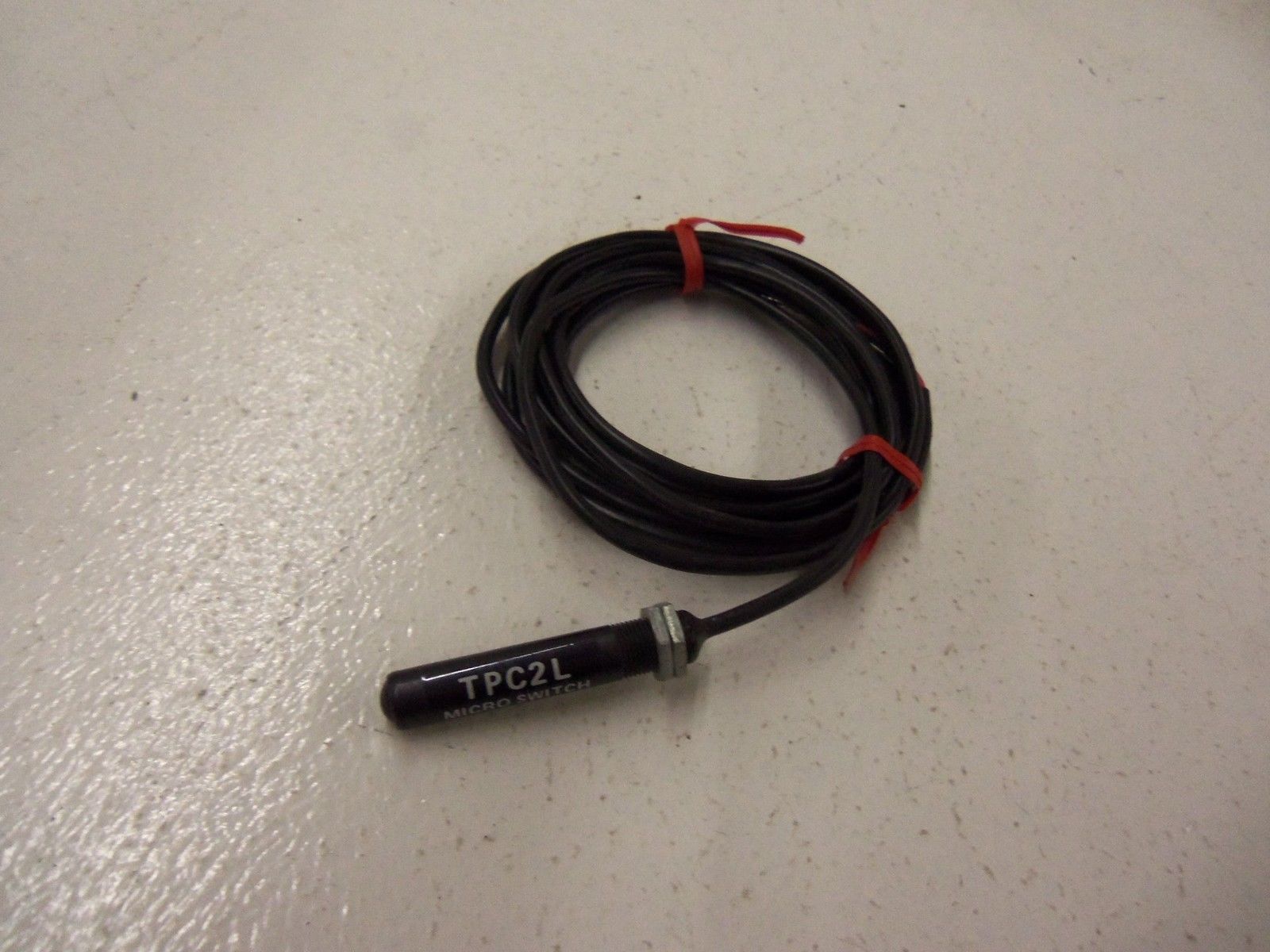 MICROSWITCH TPC2L PHOTOELECTRIC SENSOR *USED*