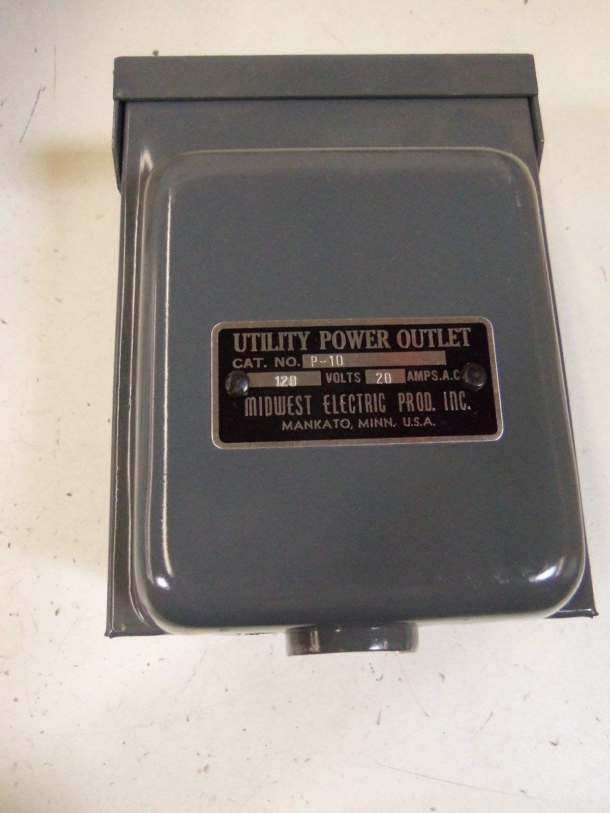MIDWEST P-10 UTILITY POWER OUTLET *NEW IN BOX*