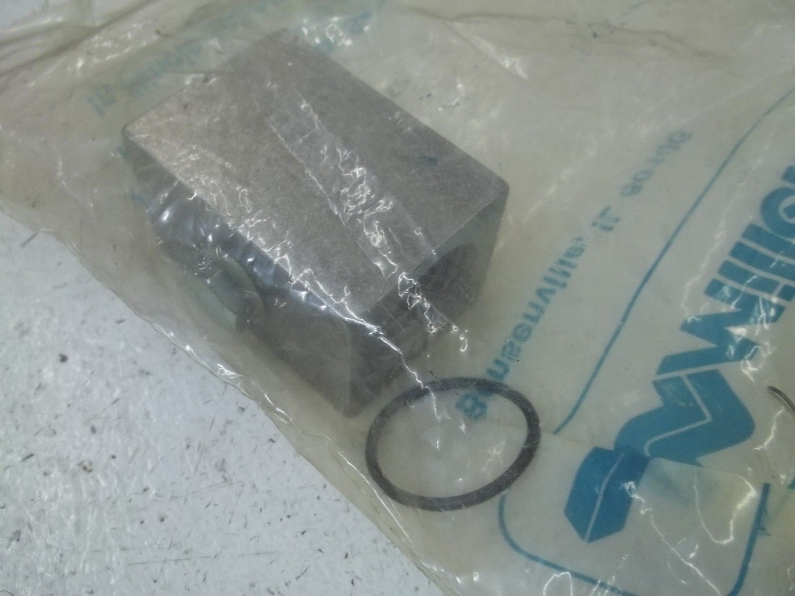 MILLER 332-4204 1/2" PIPE PORT TEE *NEW IN A FACTORY BAG*