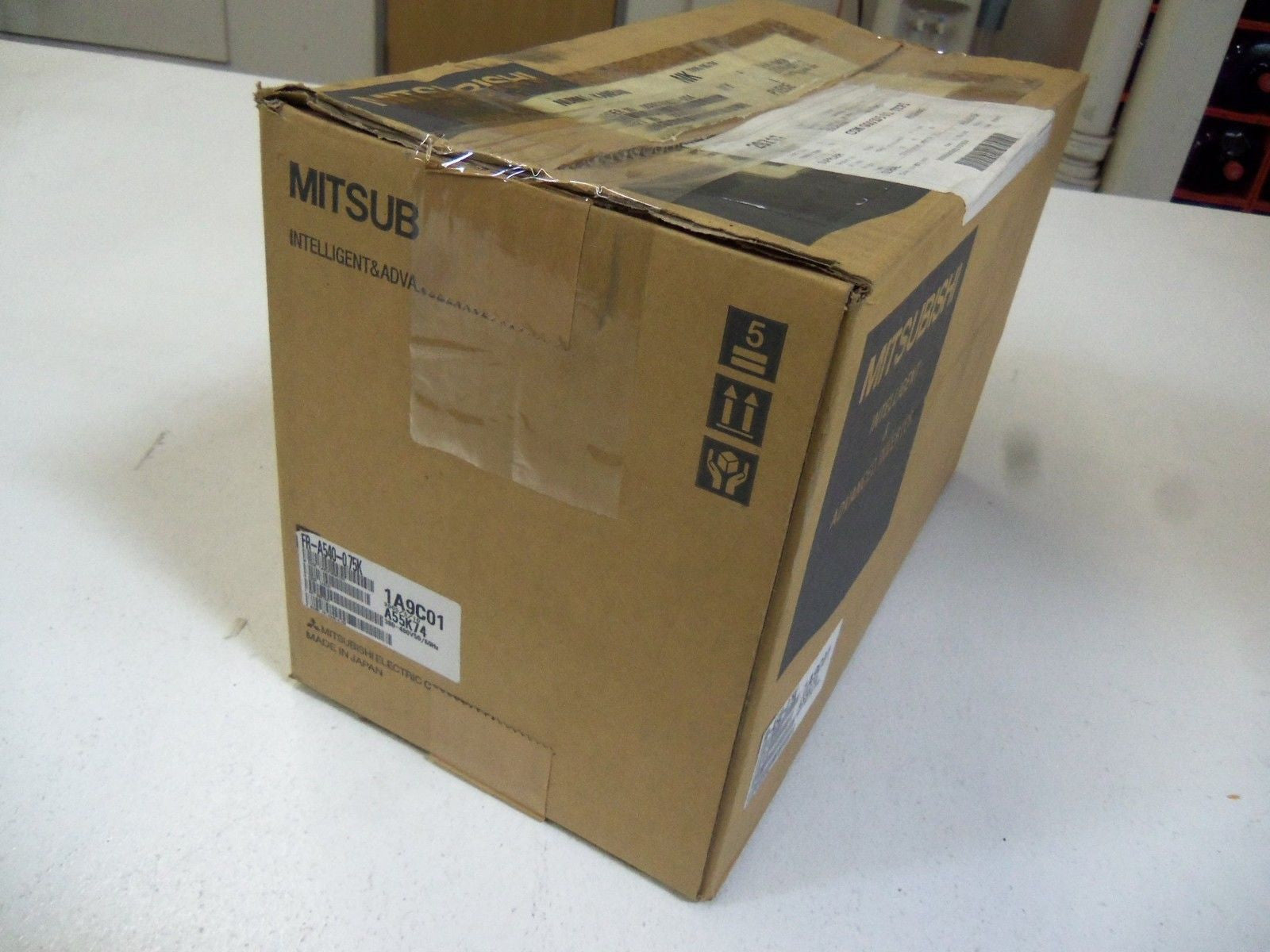 MITSUBISHI INVERTER FR-A540-0.75K *NEW IN BOX*