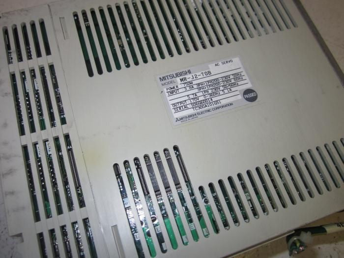 MITSUBISHI MR-J2-70B SERVO AMPLIFIER *USED*