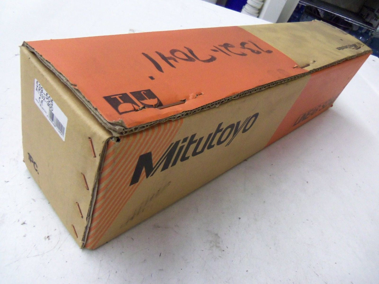 MITUTOYO AT332-300 *NEW IN BOX*